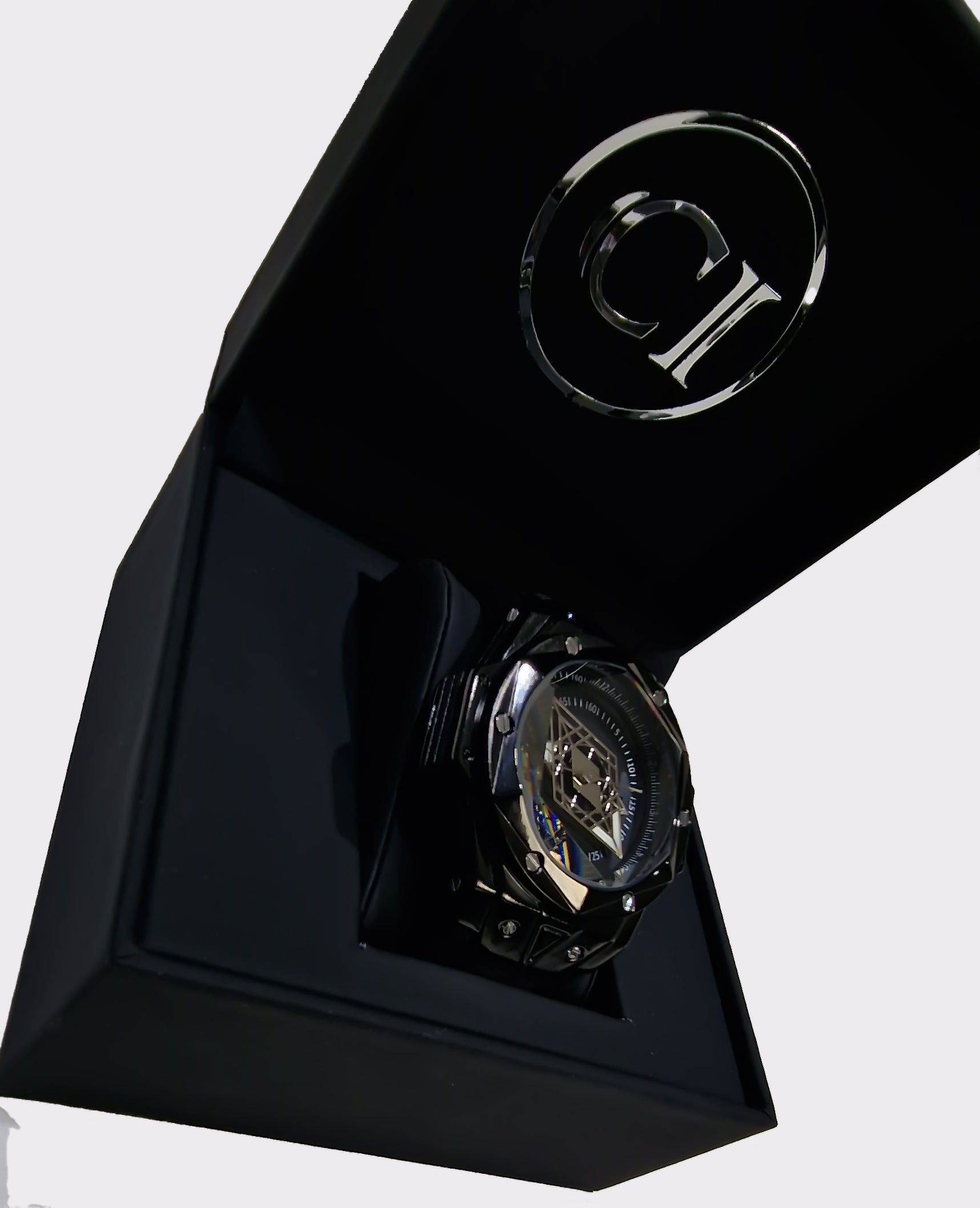 CRLI Damus B Men's Watch featuring a stainless steel band, luminous markers, and a scratch-resistant sapphire crystal.