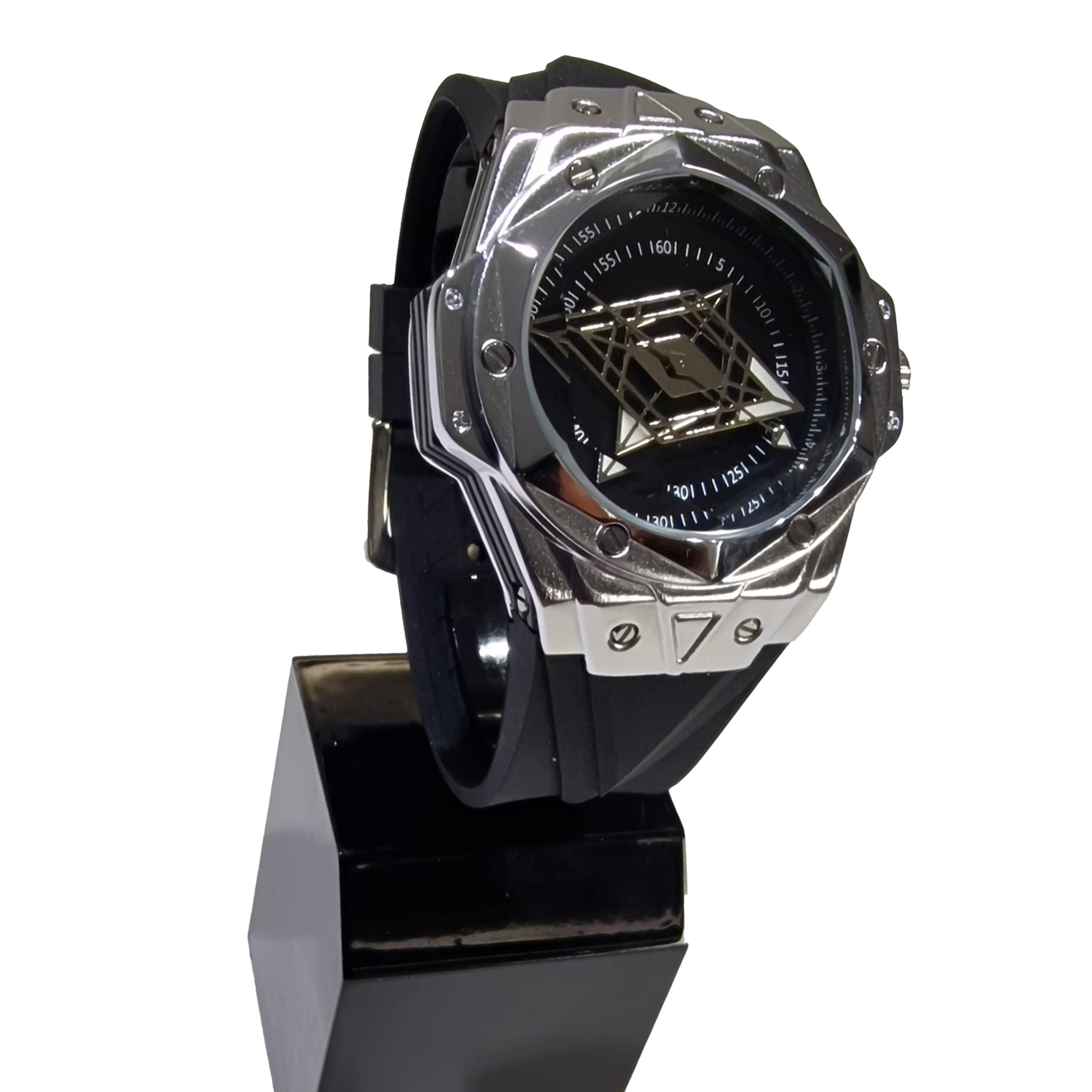 CRLi Damus PL Men's Watch featuring a stainless steel band and luminous markers, showcasing elegance and durability.