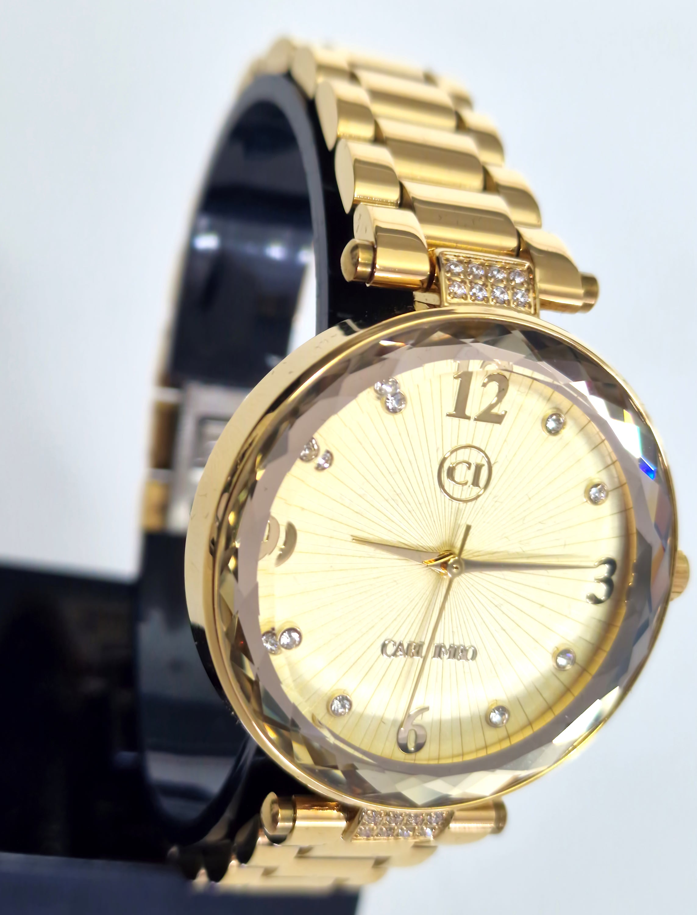 CRLi Perra OR Women's Watch featuring a sapphire dial, stainless steel band, and elegant design.