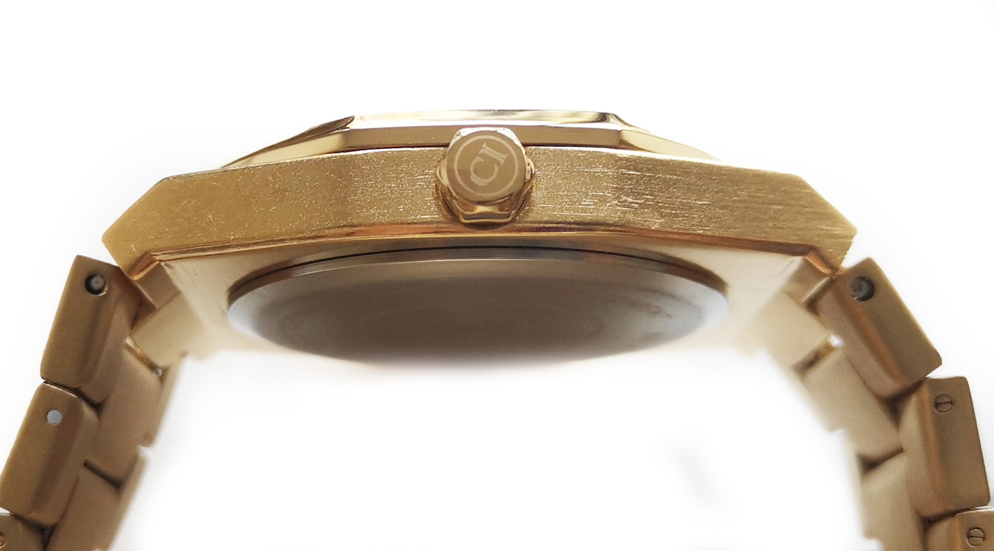 CRLi Sin Reventar III watch featuring a sunray dial, stainless steel case, and folding clasp.