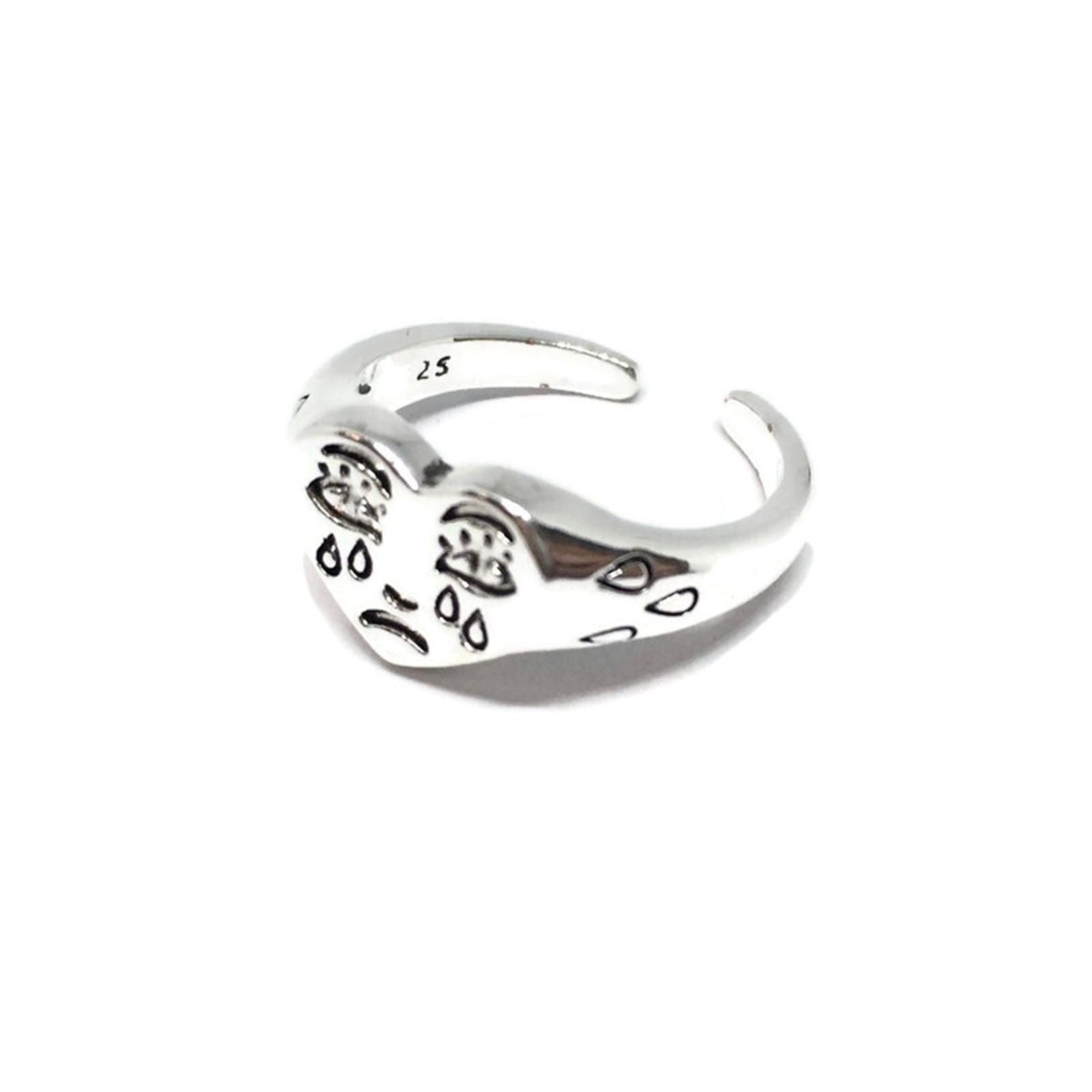 Crying Love Heart Band Ring made of sterling silver plated steel alloy, showcasing a heart design, perfect for unisex wear.