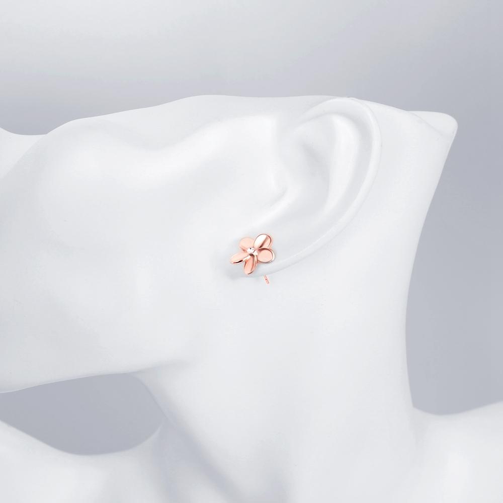 Elegant Crystal Flower Stud Earring in 18K Rose Gold Plated, featuring genuine crystals and a comfortable design.