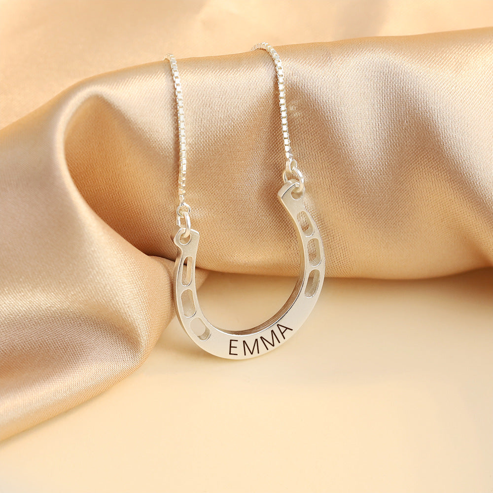 Custom Name American Lucky Horseshoe Wishing Necklace made of stainless steel, featuring a horseshoe pendant symbolizing luck.