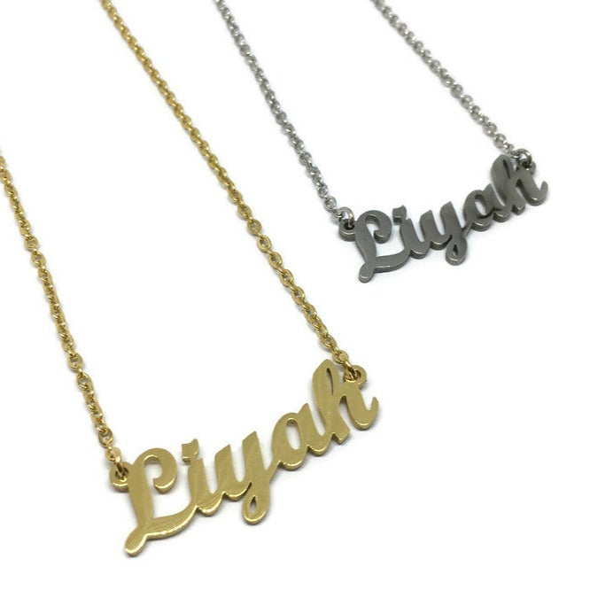 Custom Signature Name Necklace made of stainless steel, featuring a personalized name pendant and a 50cm chain, available in various colors.