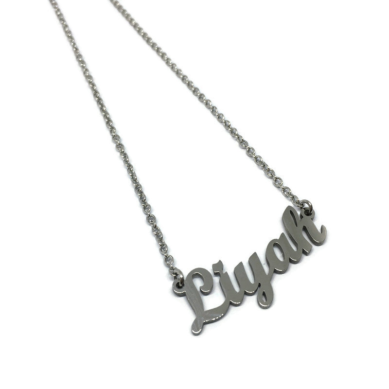 Custom Signature Name Necklace made of stainless steel, featuring a personalized name pendant and a 50cm chain, available in various colors.