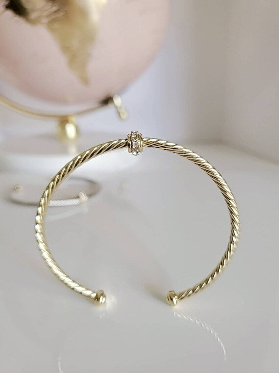 Dainty Cable Bangle in Gold and Silver, featuring a delicate 18K Gold Filled design with a stylish cable pattern.