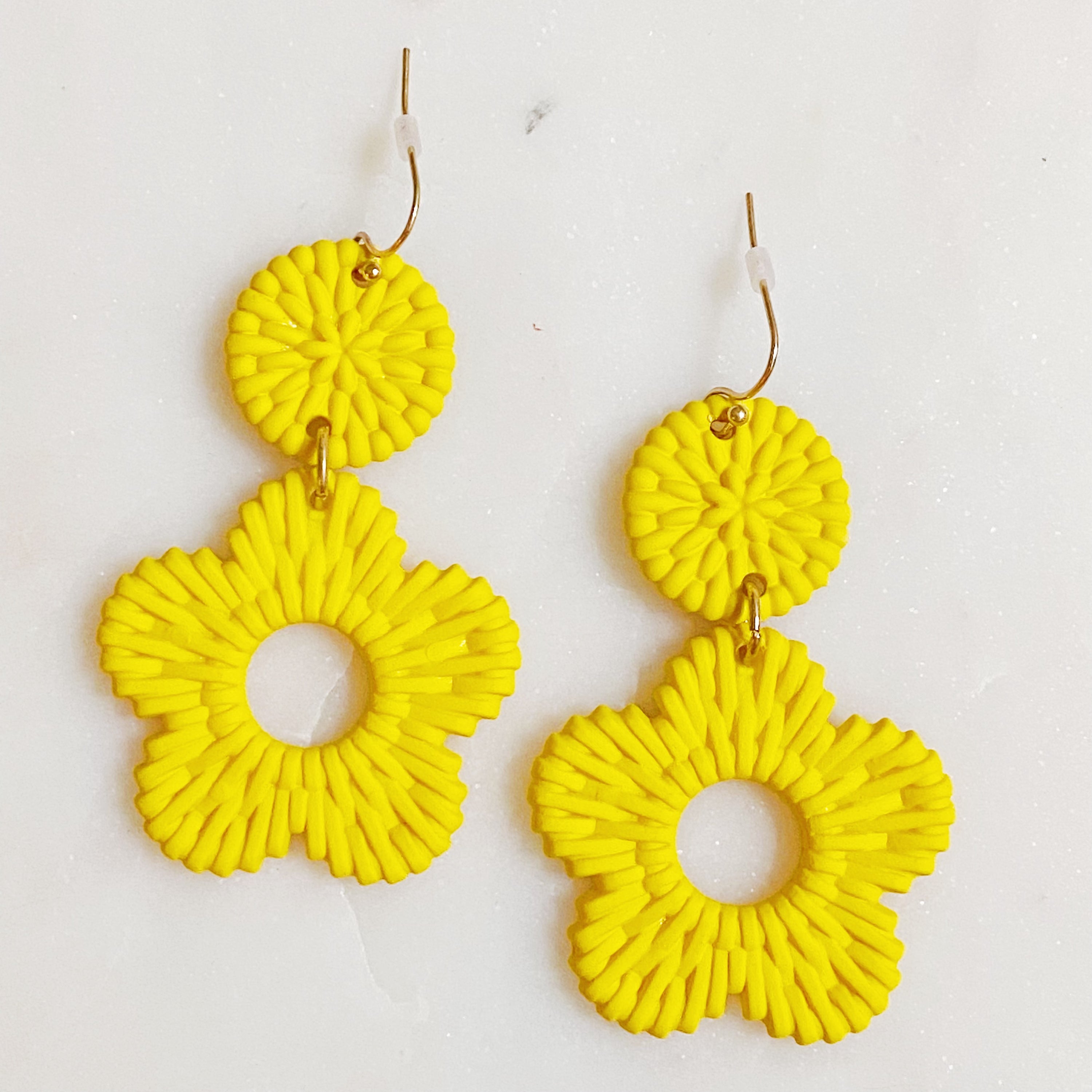 Daisy Drop Game Day Earrings featuring flower detailing, lightweight design, and vibrant colors, perfect for everyday and game day wear.