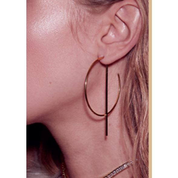 Stylish Danielle Hoops made of sterling silver 925 with 14k gold plating, showcasing an edgy and modern design.