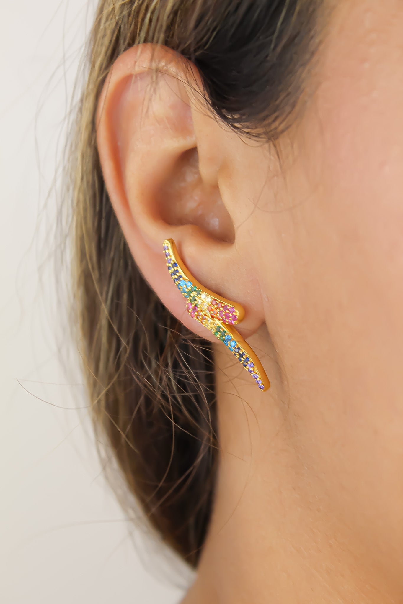 Elegant Dubai Earrings featuring 18K gold or silver plating with 61 round cut zirconia stones, perfect for any occasion.