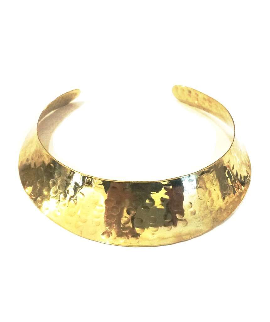 Elegant Hammered Choker in gold and silver finishes, showcasing a minimalist design with a unique hammered texture.