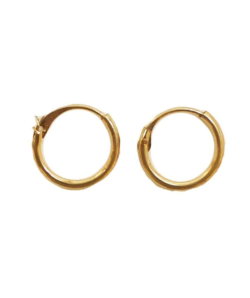 Elegant gold hoop earrings by Urbiana, handmade from brass, lightweight and hypoallergenic, perfect for sensitive skin.