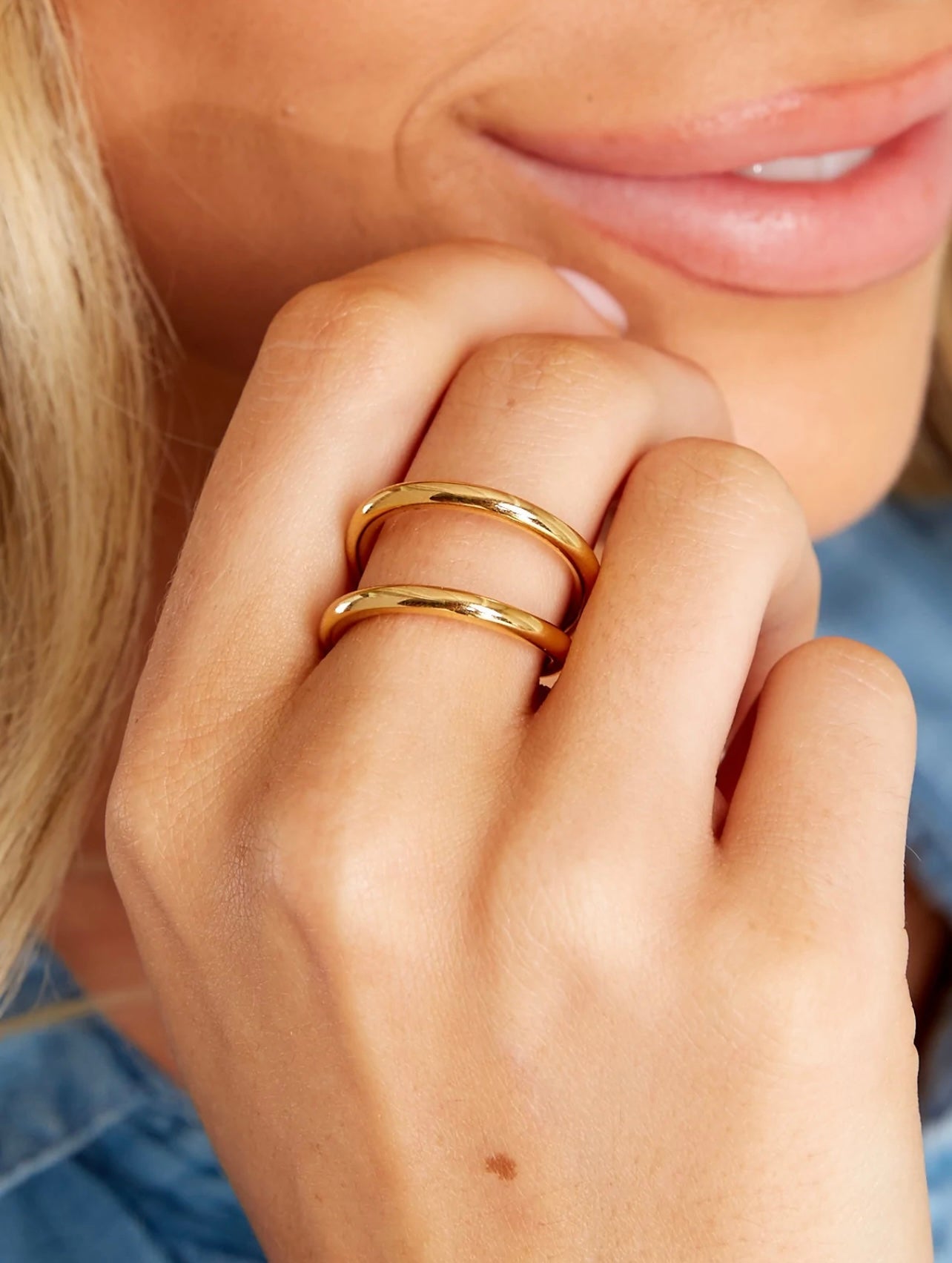 Elegant Erica Ring featuring 18k gold plating over stainless steel, showcasing a 7-inch diameter design.