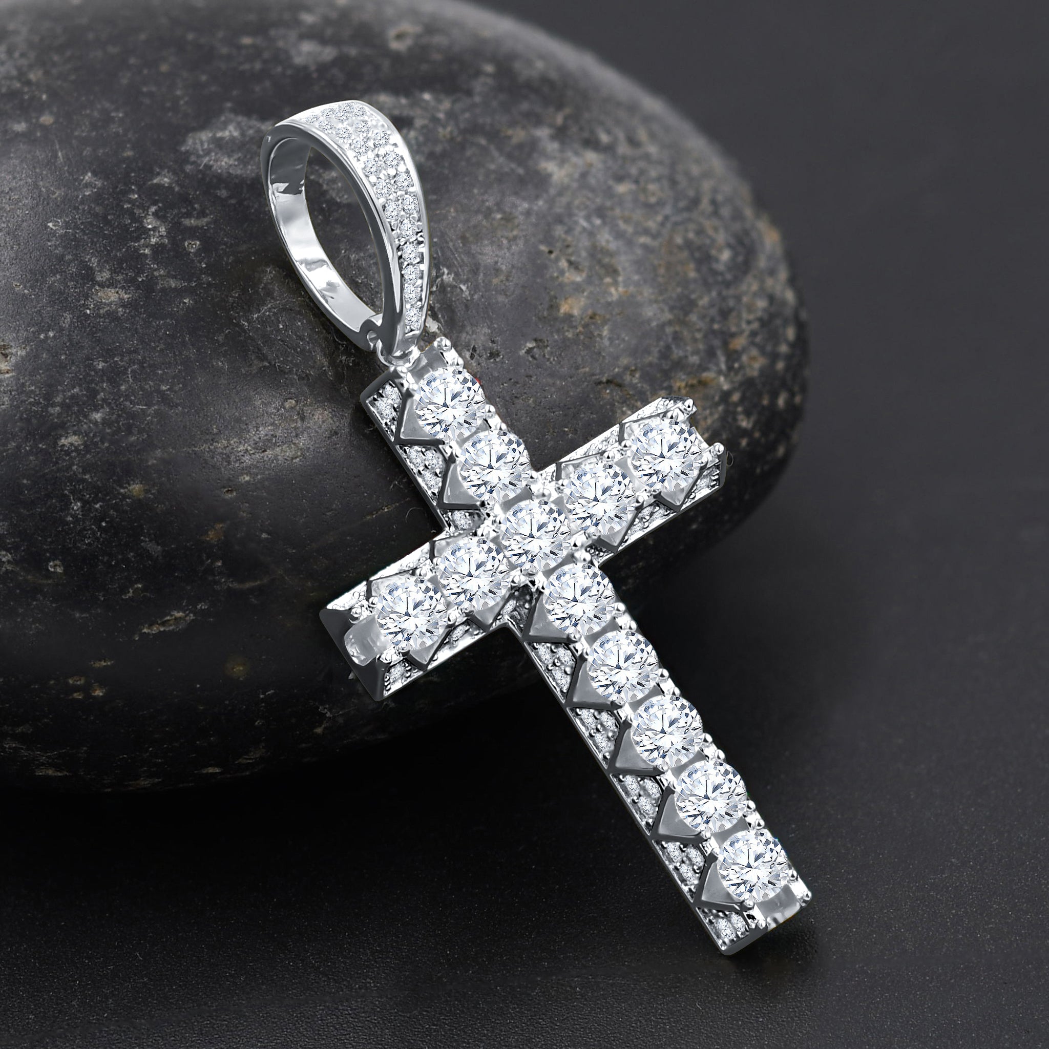 ESPERANZA Sterling Silver Pendant adorned with sparkling cubic zirconia stones, symbolizing strength and hope.