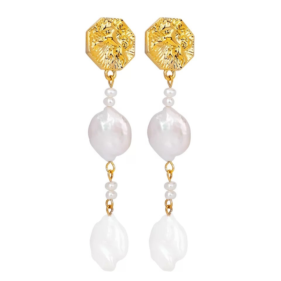 Evelyn Pearl Drop Earring featuring 18k gold plating and mother of pearl, showcasing an elegant drop design.