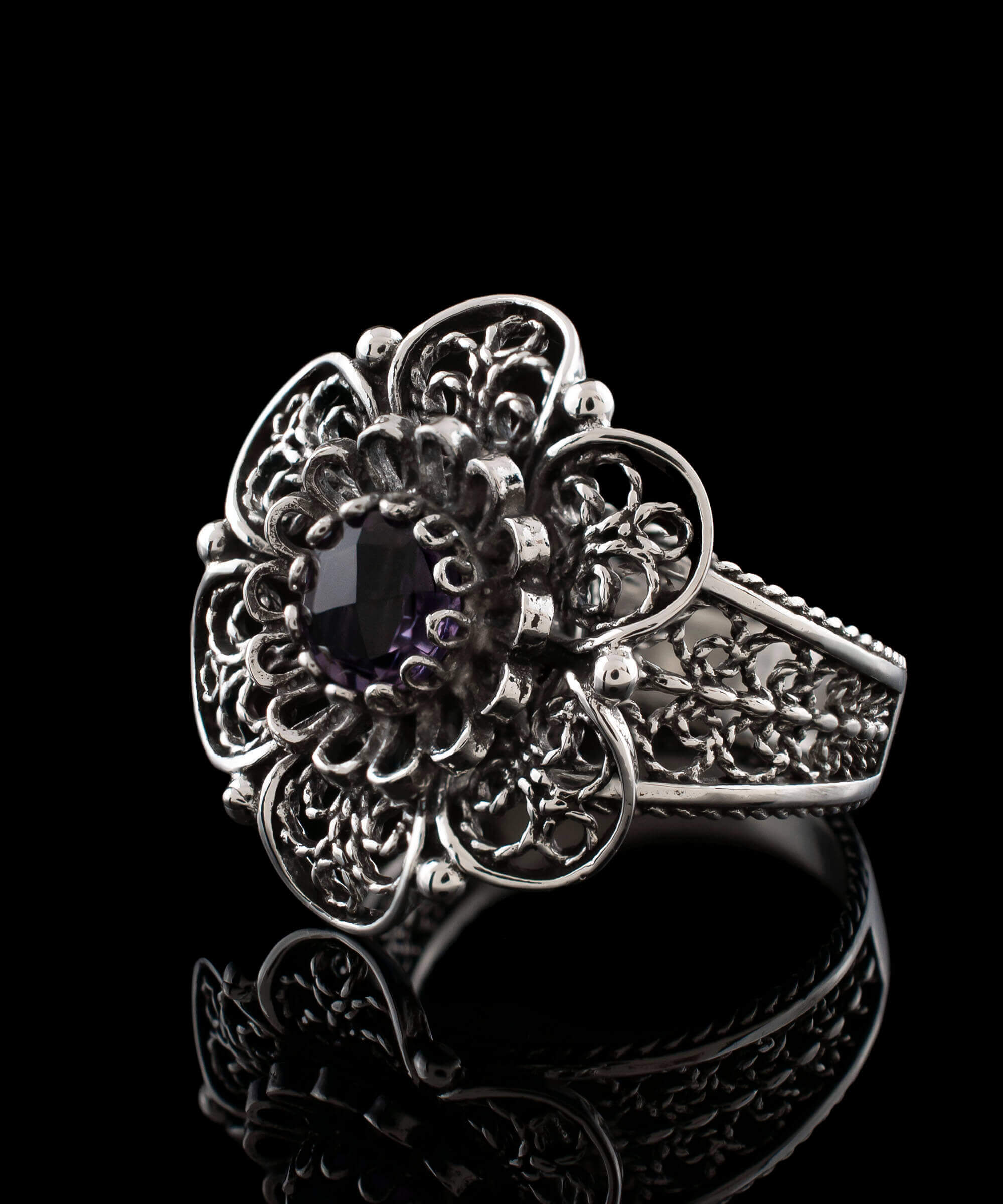 Elegant Filigree Art Amethyst Gemstone Women Silver Statement Ring with intricate lace daisy flower design.