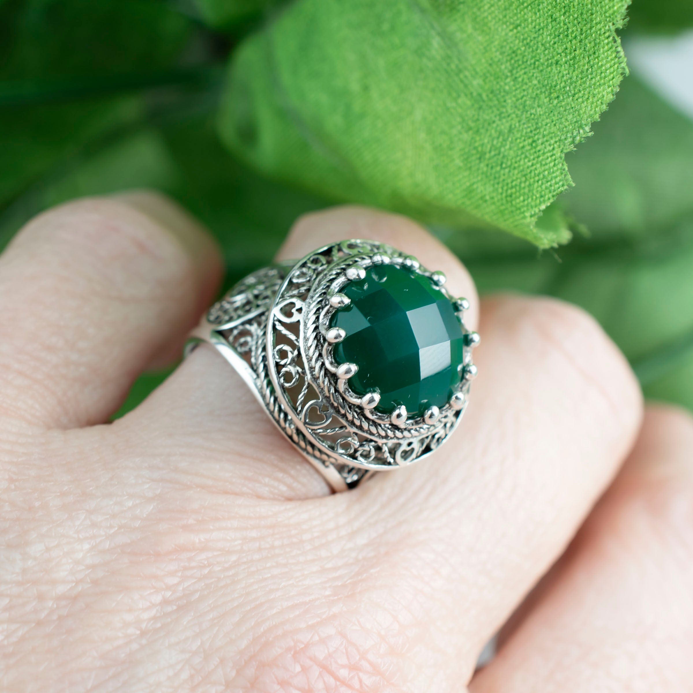 Filigree Art Green Agate Gemstone Silver Statement Ring featuring intricate lace detailing and a round green agate gemstone.