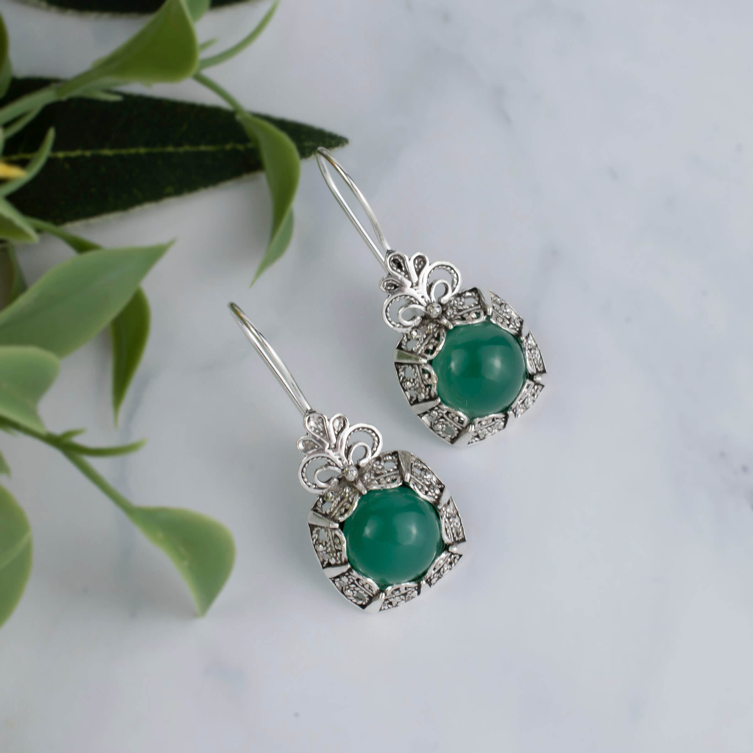 Elegant silver drop earrings featuring intricate filigree design and green agate gemstone, perfect for women.