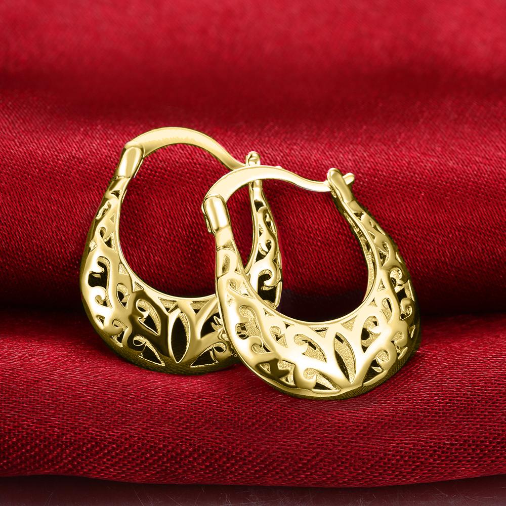 Elegant 18K gold plated filigree leverback French lock earrings, showcasing intricate design and hypoallergenic features.