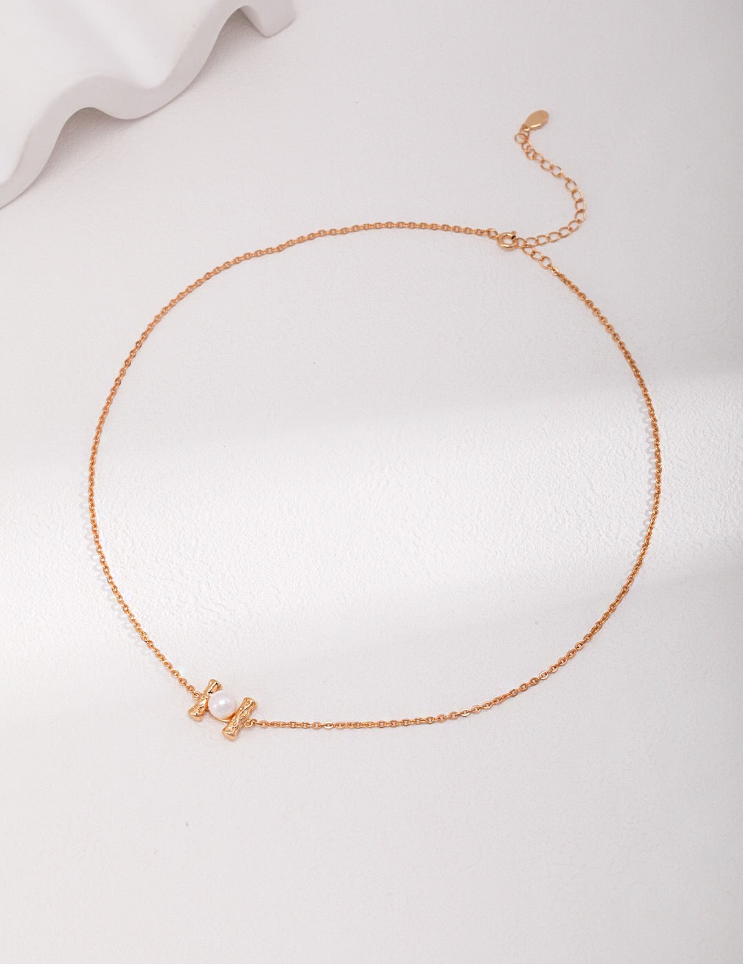 Elegant Floating Single Pearl Necklace featuring a natural pearl on a gold vermeil chain, perfect for any occasion.