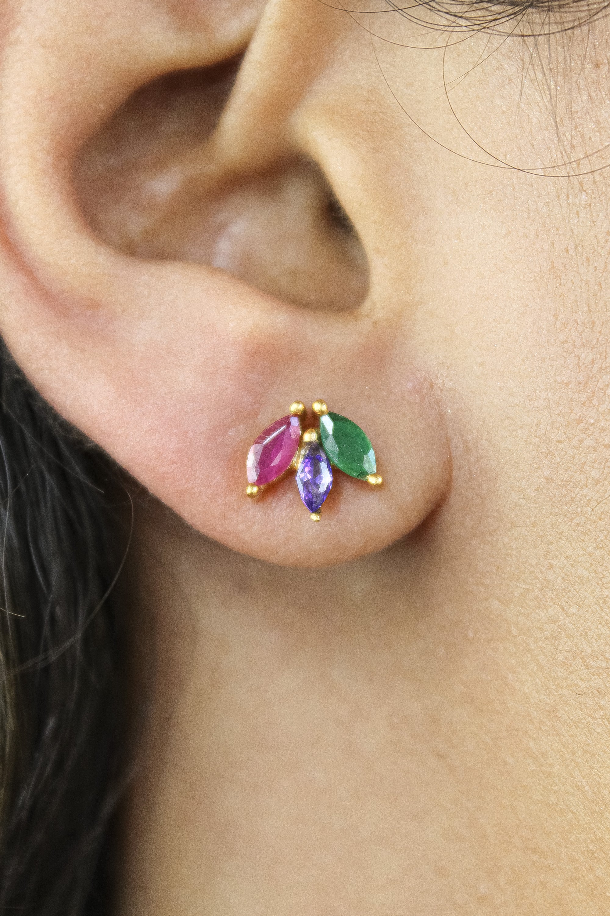 Elegant Fontana Earrings featuring 18K gold plating and three marquise-cut zirconia stones, perfect for sensitive ears.