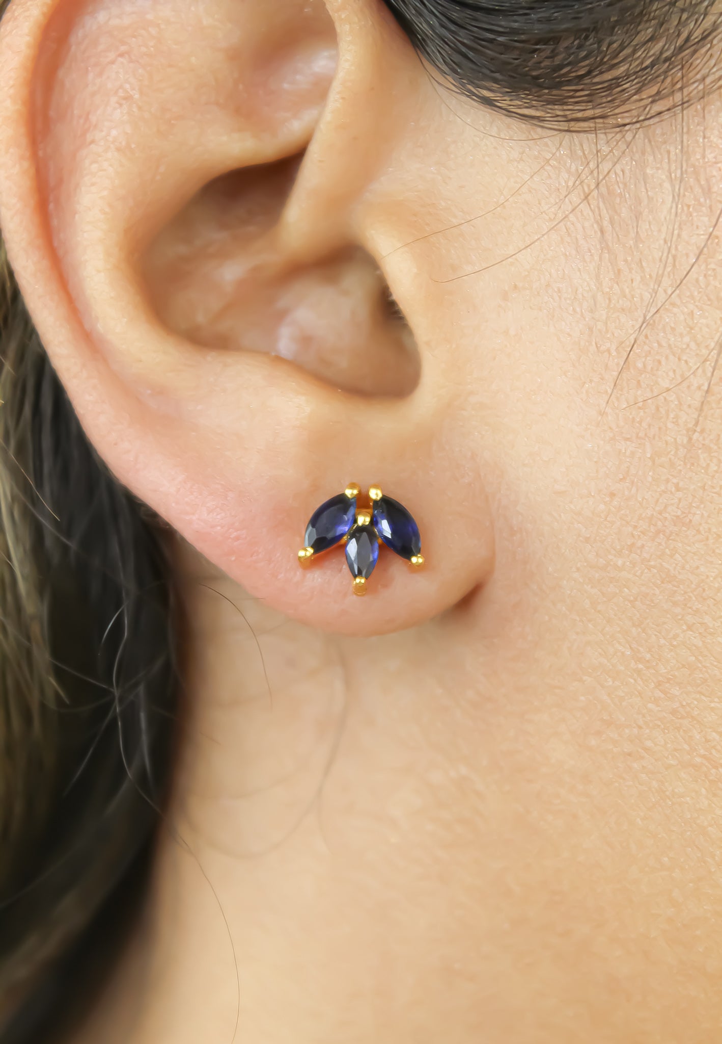 Elegant Fontana Earrings featuring 18K gold plating and three marquise-cut zirconia stones, perfect for sensitive ears.