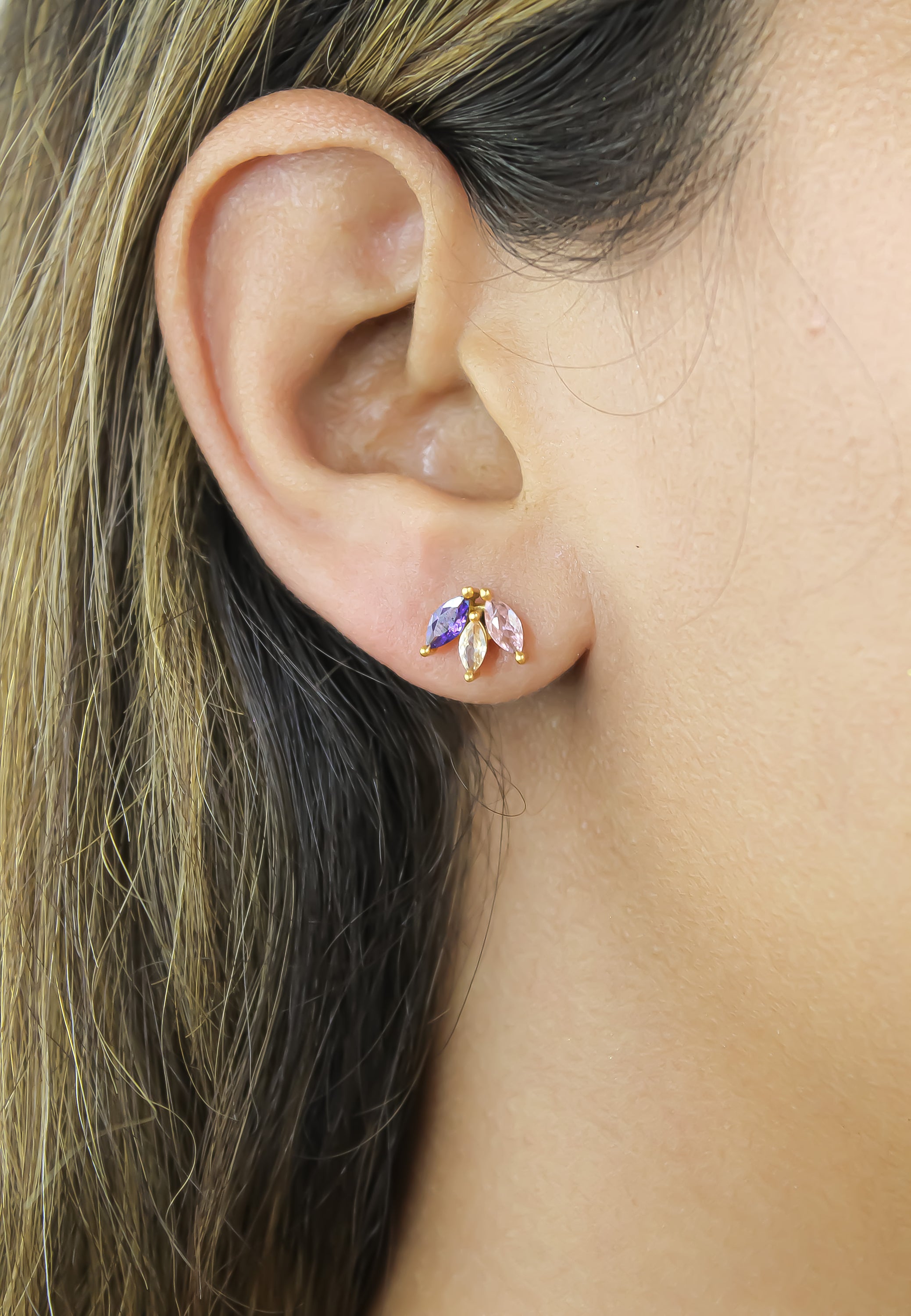 Elegant Fontana Earrings featuring 18K gold plating and three marquise-cut zirconia stones, perfect for sensitive ears.