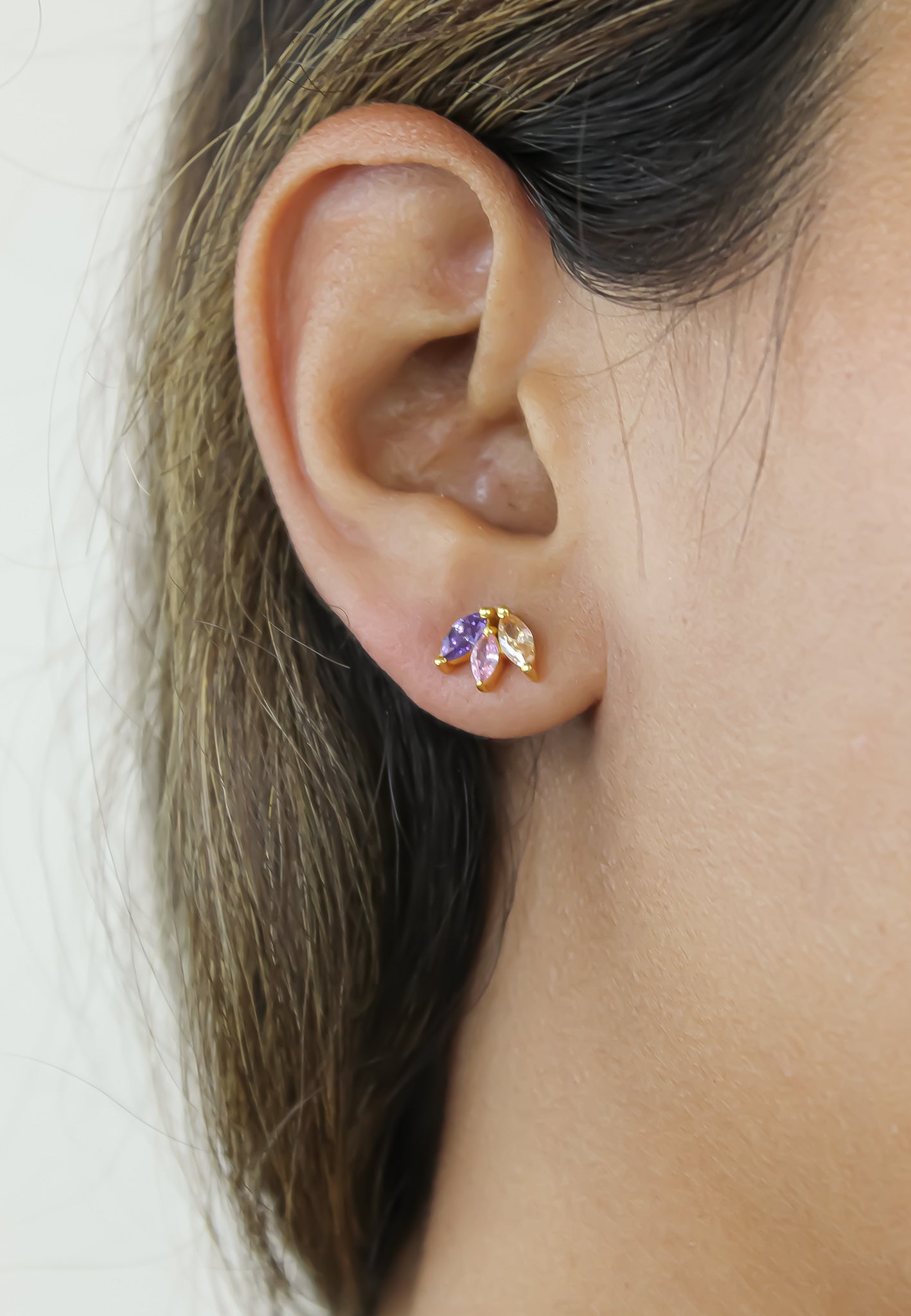 Elegant Fontana Earrings featuring 18K gold plating and three marquise-cut zirconia stones, perfect for sensitive ears.