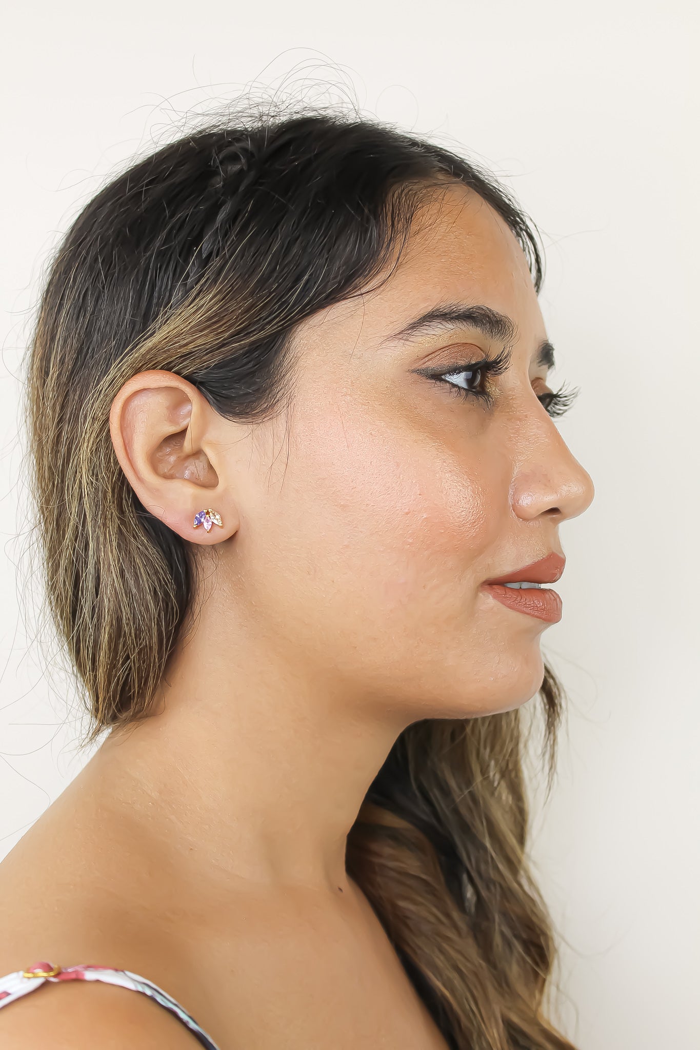 Elegant Fontana Earrings featuring 18K gold plating and three marquise-cut zirconia stones, perfect for sensitive ears.