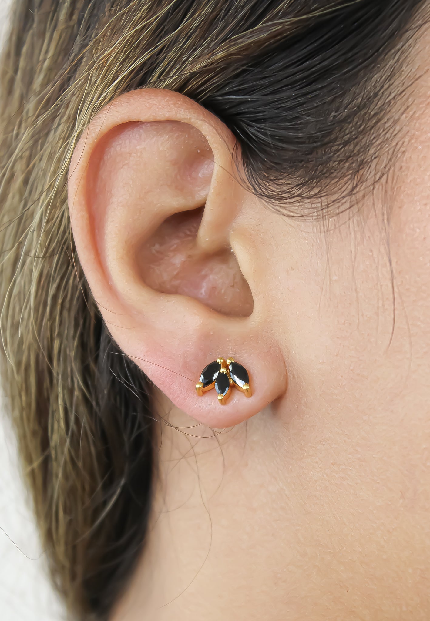 Elegant Fontana Earrings featuring 18K gold plating and three marquise-cut zirconia stones, perfect for sensitive ears.