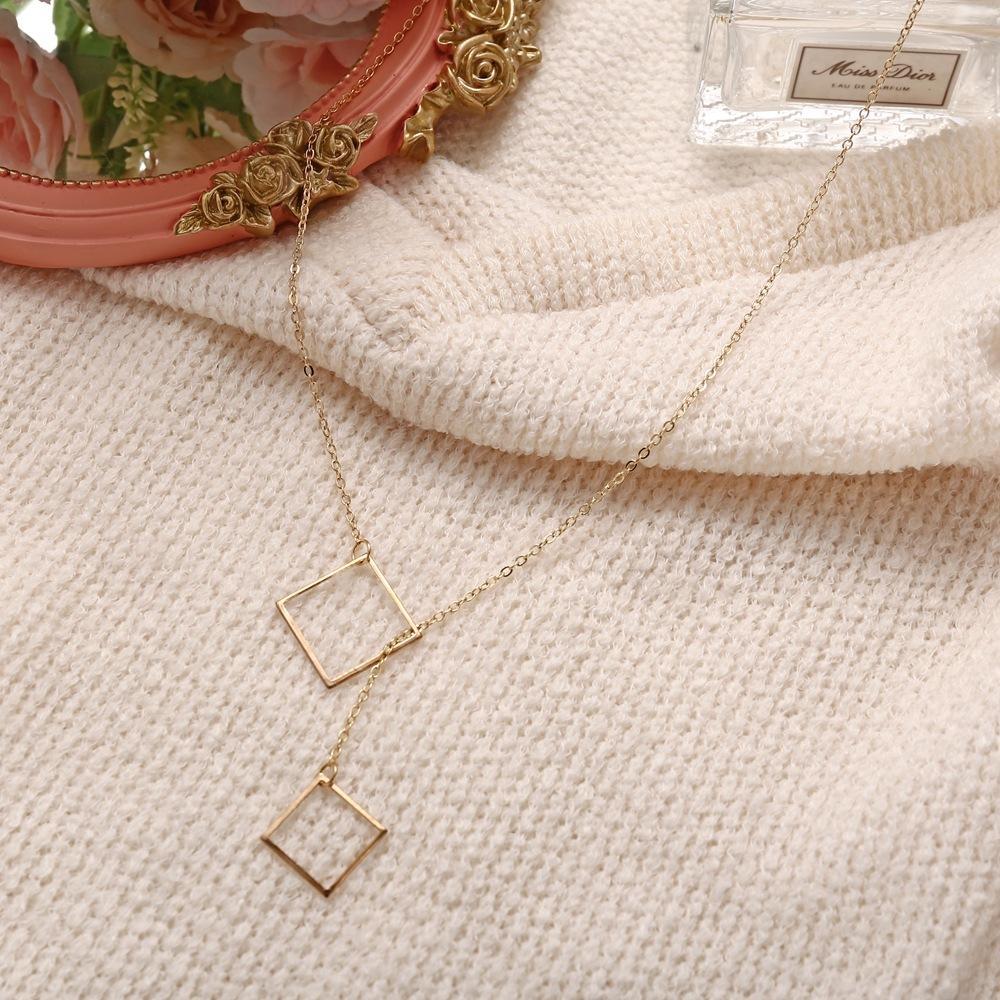 Elegant Geometric Square Necklace in 18K gold plating, featuring a link chain and lobster clasp, designed in Italy.