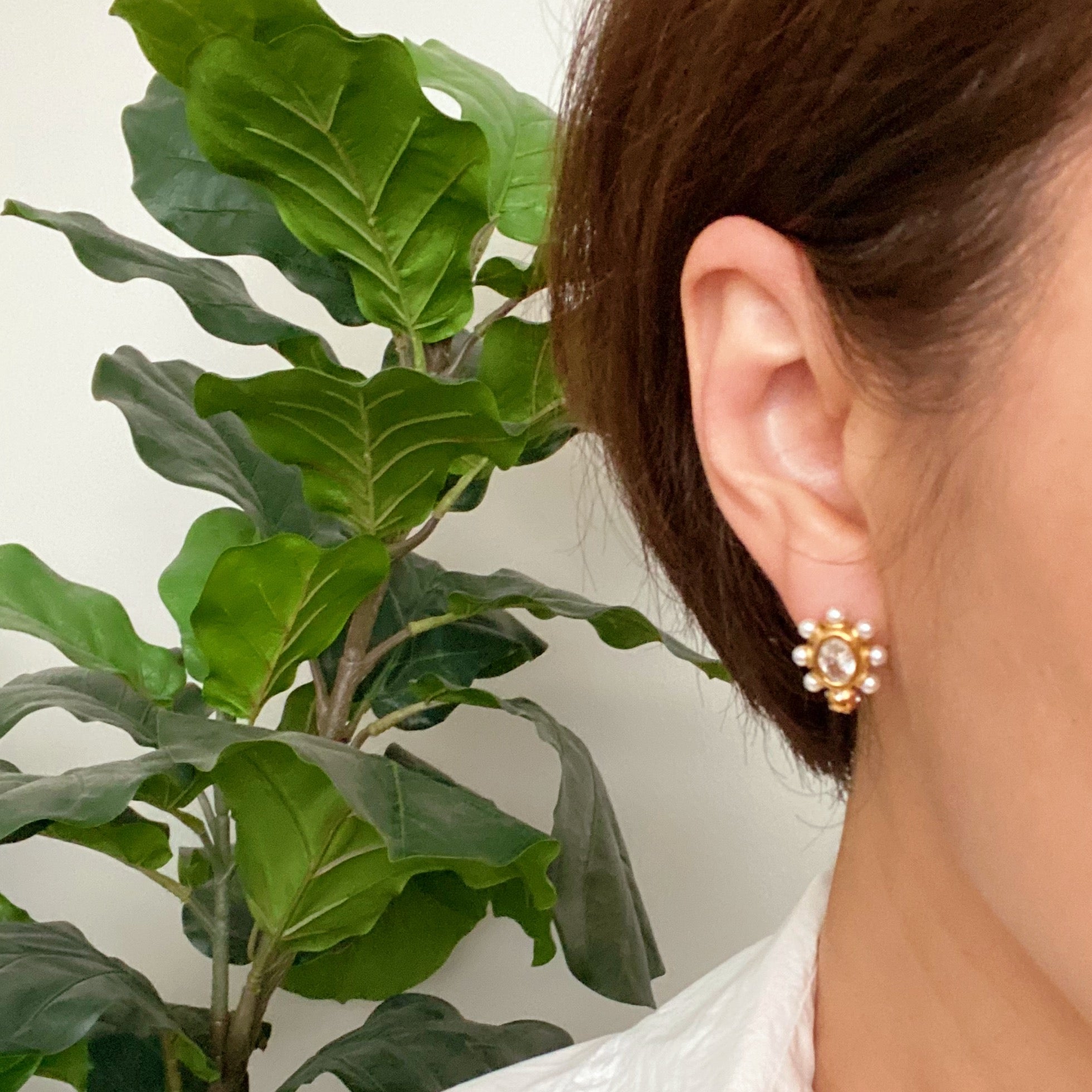 Glam On The Yacht Stud Earrings featuring pearls and sparkly stones in a delicate design, set in 18k gold plated stainless steel.