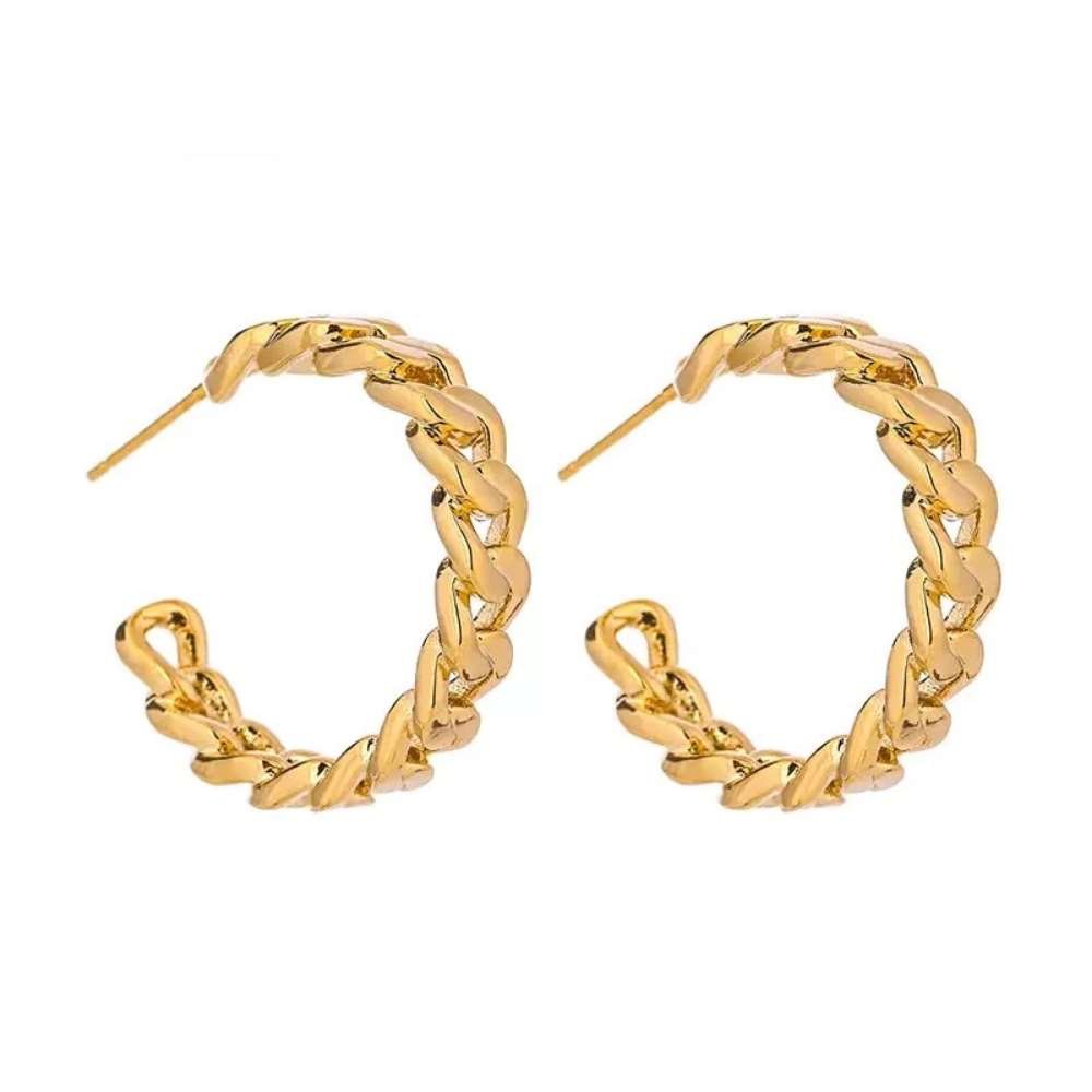 Elegant gold chain link hoop earrings made of 18k gold plated stainless steel, showcasing a stylish design.