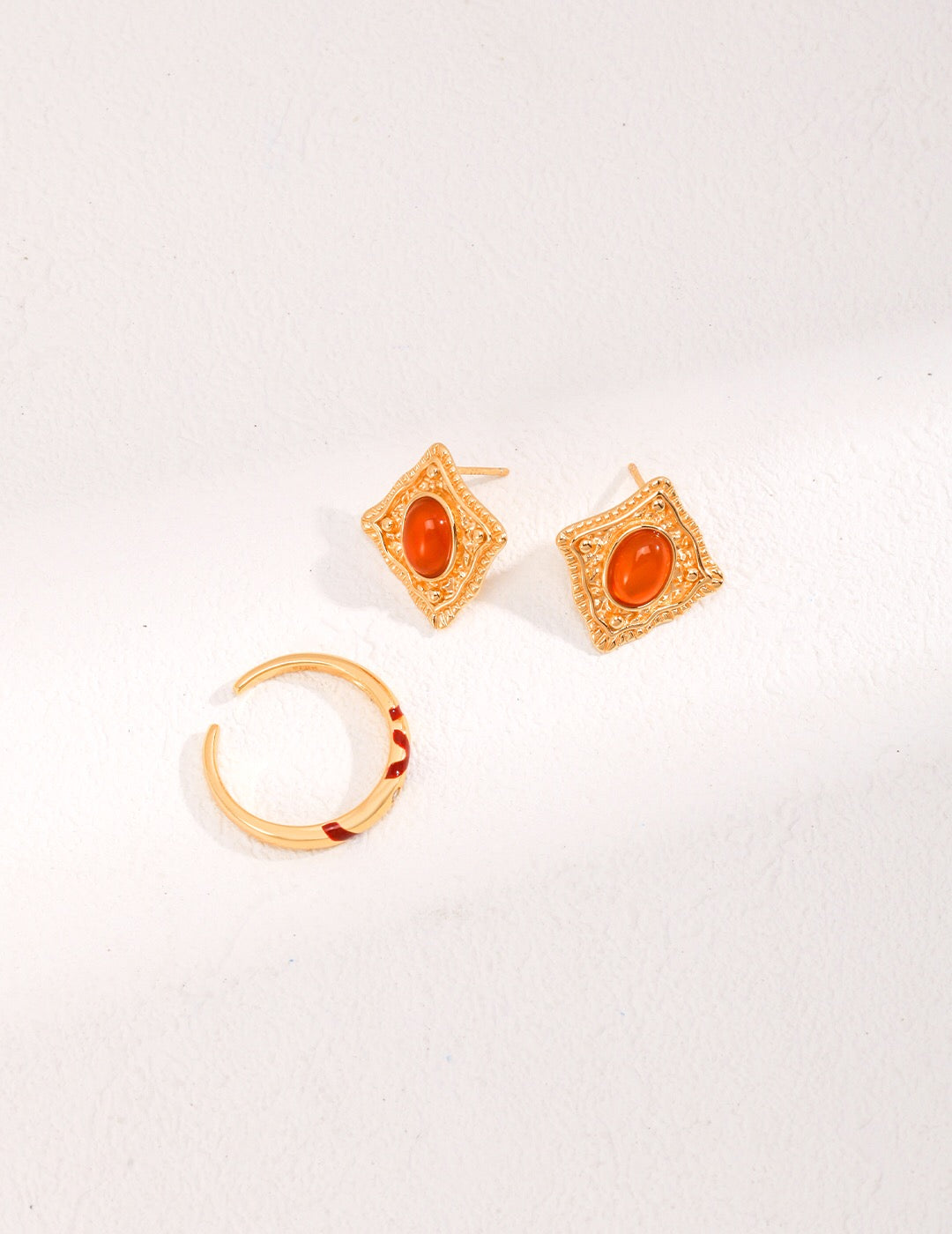 Gold Simple Intertwined Red Line Zircon Ring featuring a delicate design with sparkling zircon stones and a gold vermeil finish.