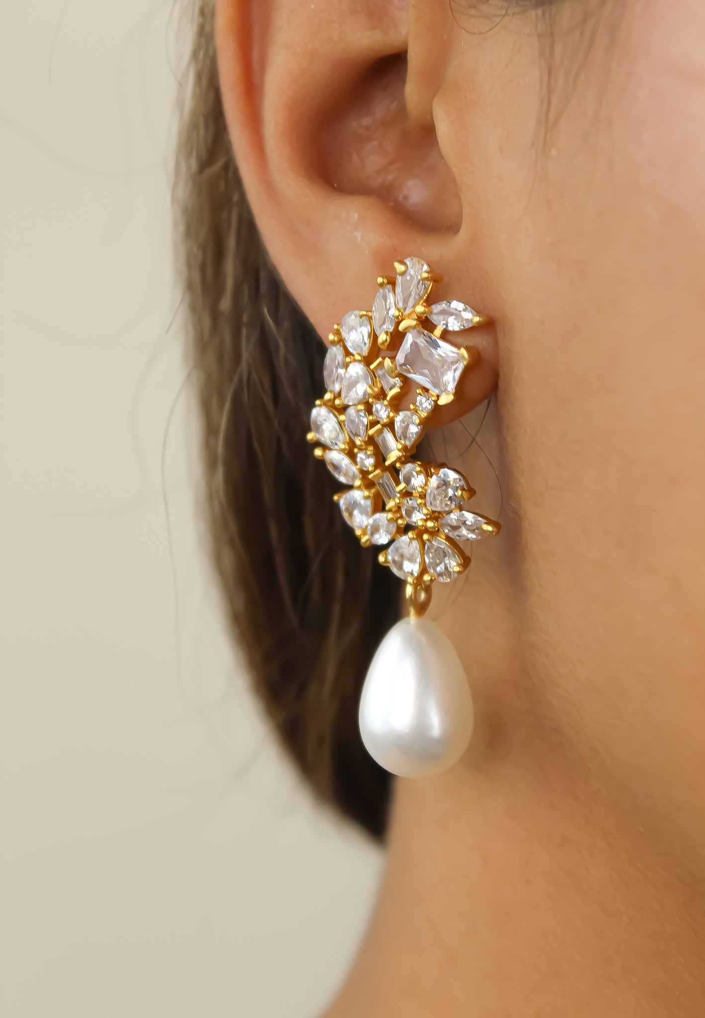 Elegant Golden Frosty Pearl Earrings featuring zirconia stones and a shiny resin pearl, perfect for pierced ears.