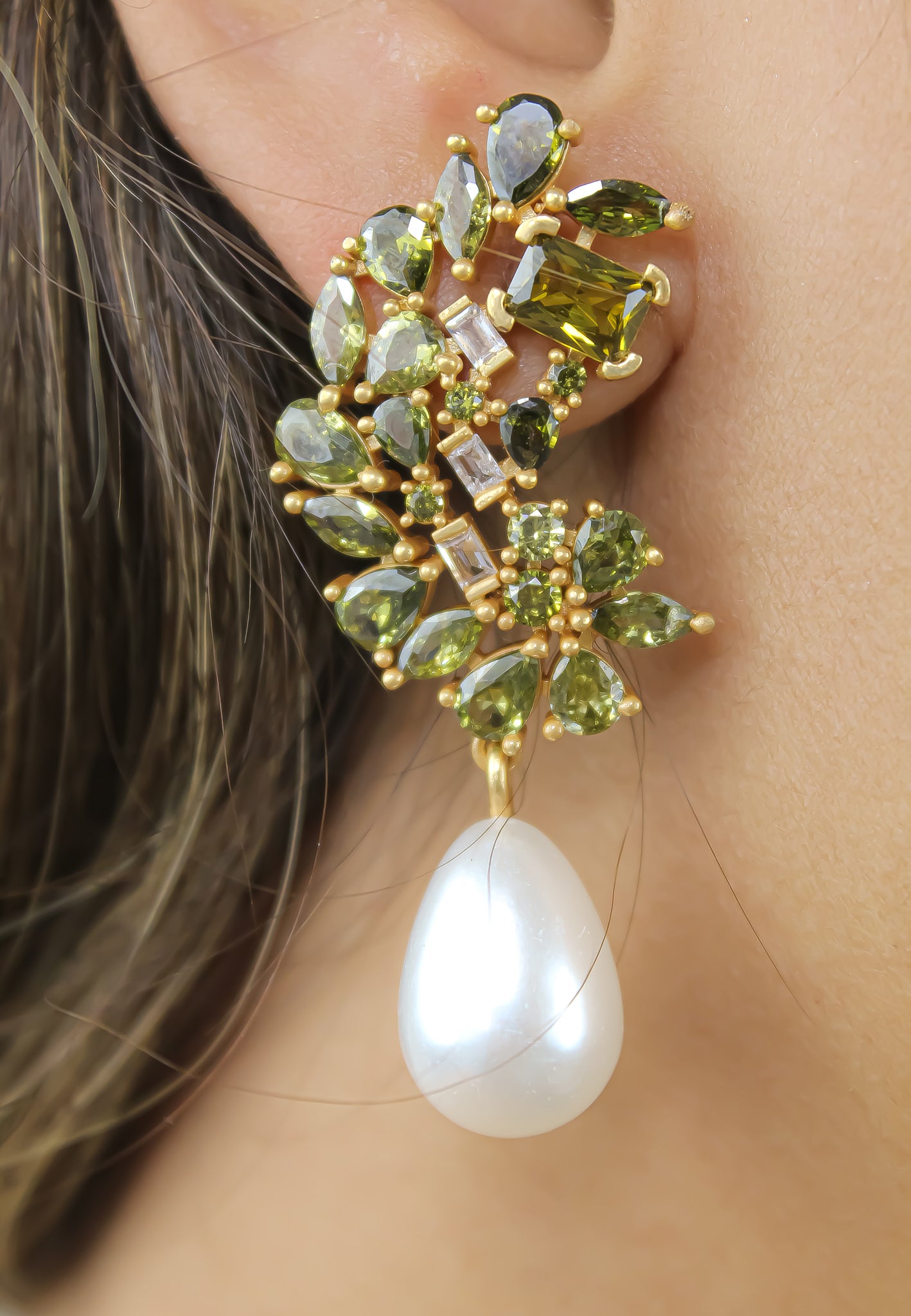 Elegant Golden Frosty Pearl Earrings featuring zirconia stones and a shiny resin pearl, perfect for pierced ears.