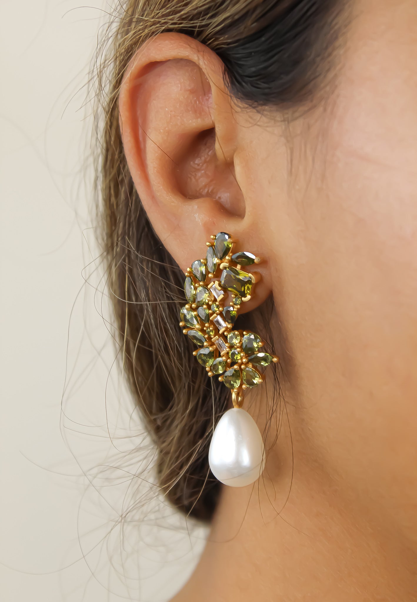 Elegant Golden Frosty Pearl Earrings featuring zirconia stones and a shiny resin pearl, perfect for pierced ears.