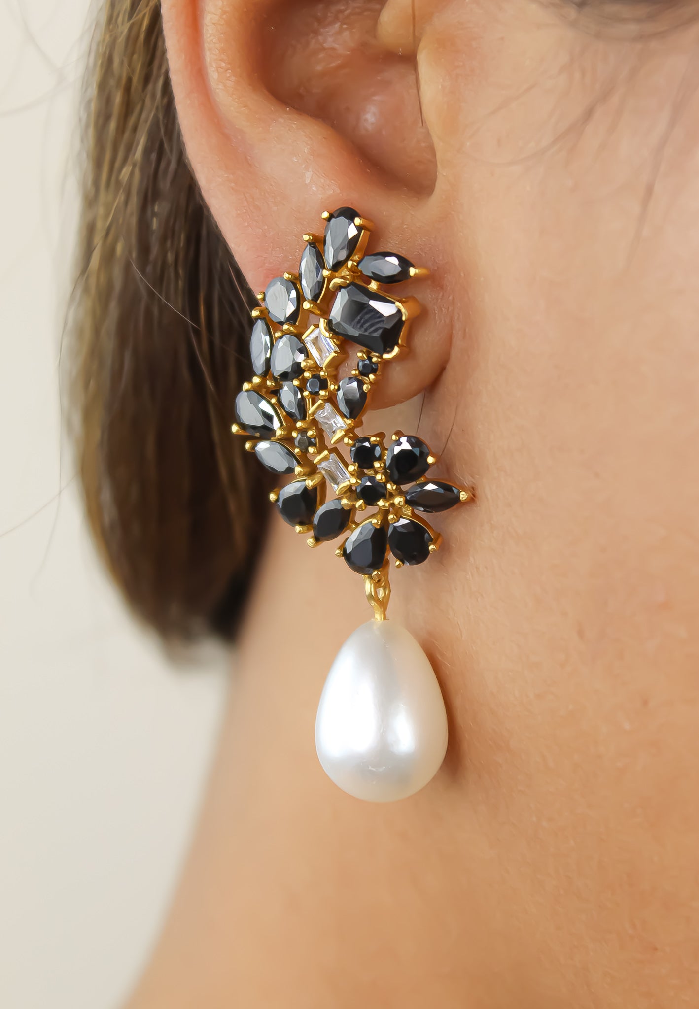 Elegant Golden Frosty Pearl Earrings featuring zirconia stones and a shiny resin pearl, perfect for pierced ears.