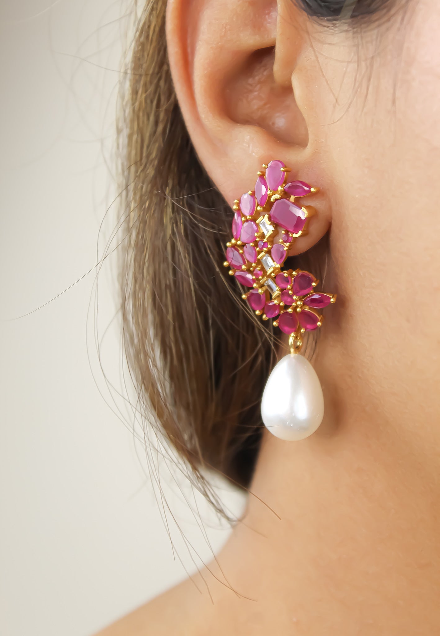 Elegant Golden Frosty Pearl Earrings featuring zirconia stones and a shiny resin pearl, perfect for pierced ears.