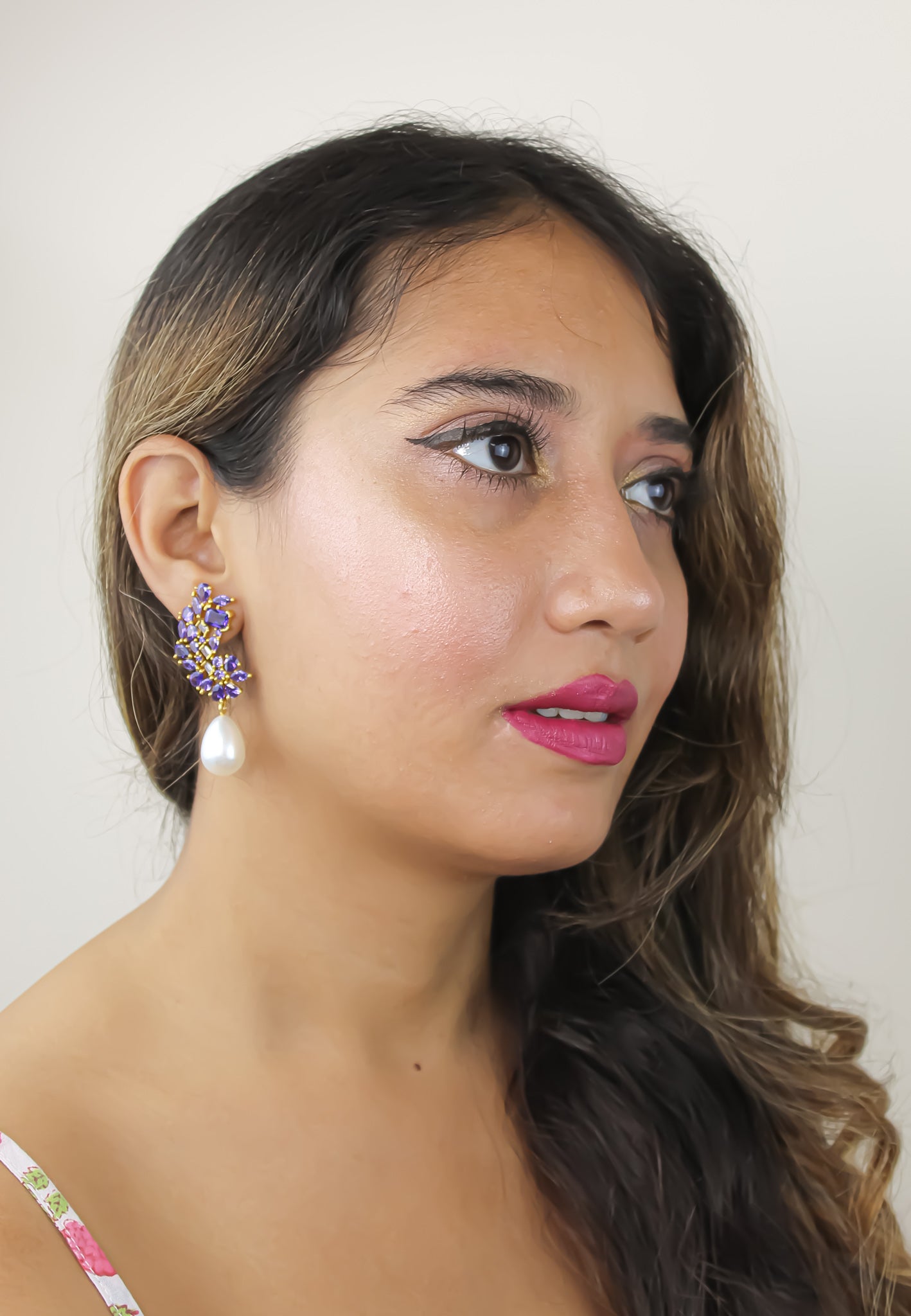 Elegant Golden Frosty Pearl Earrings featuring zirconia stones and a shiny resin pearl, perfect for pierced ears.