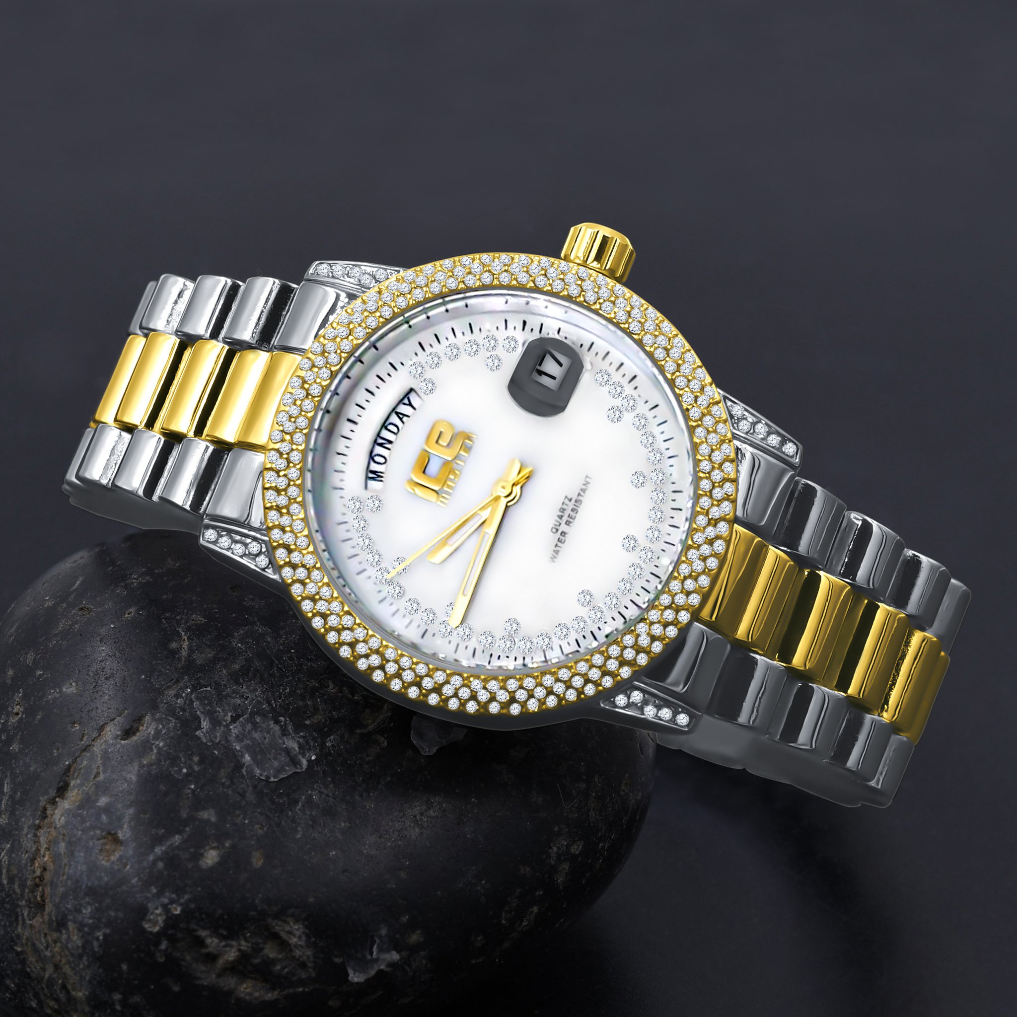 GRANDEUR HIP HOP METAL watch featuring a polished chain and sparkling CZ stones, showcasing opulence and style.