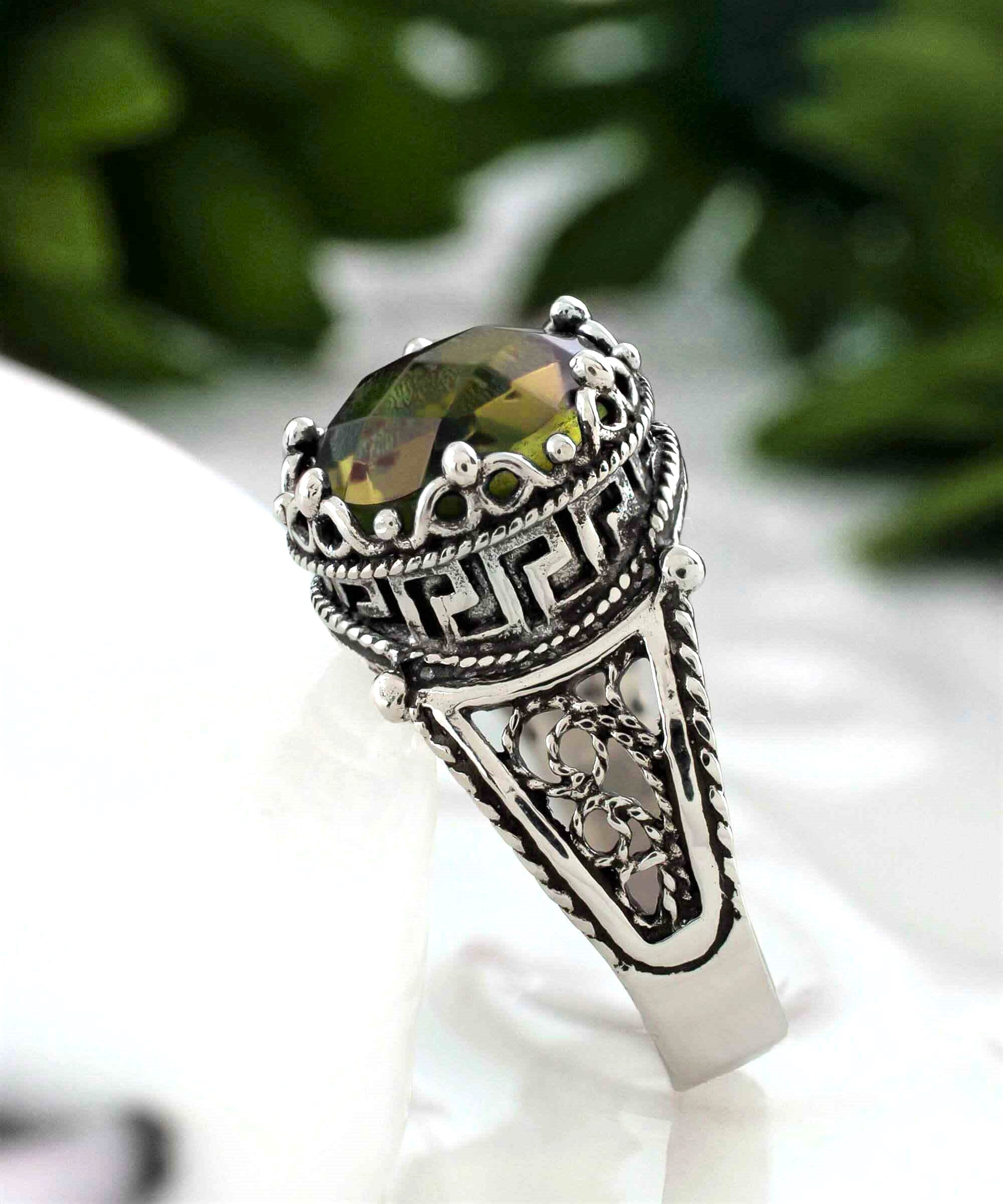 Elegant Greek Key Pattern Filigree Art Ring featuring a stunning alexandrite gemstone set in 925 sterling silver.