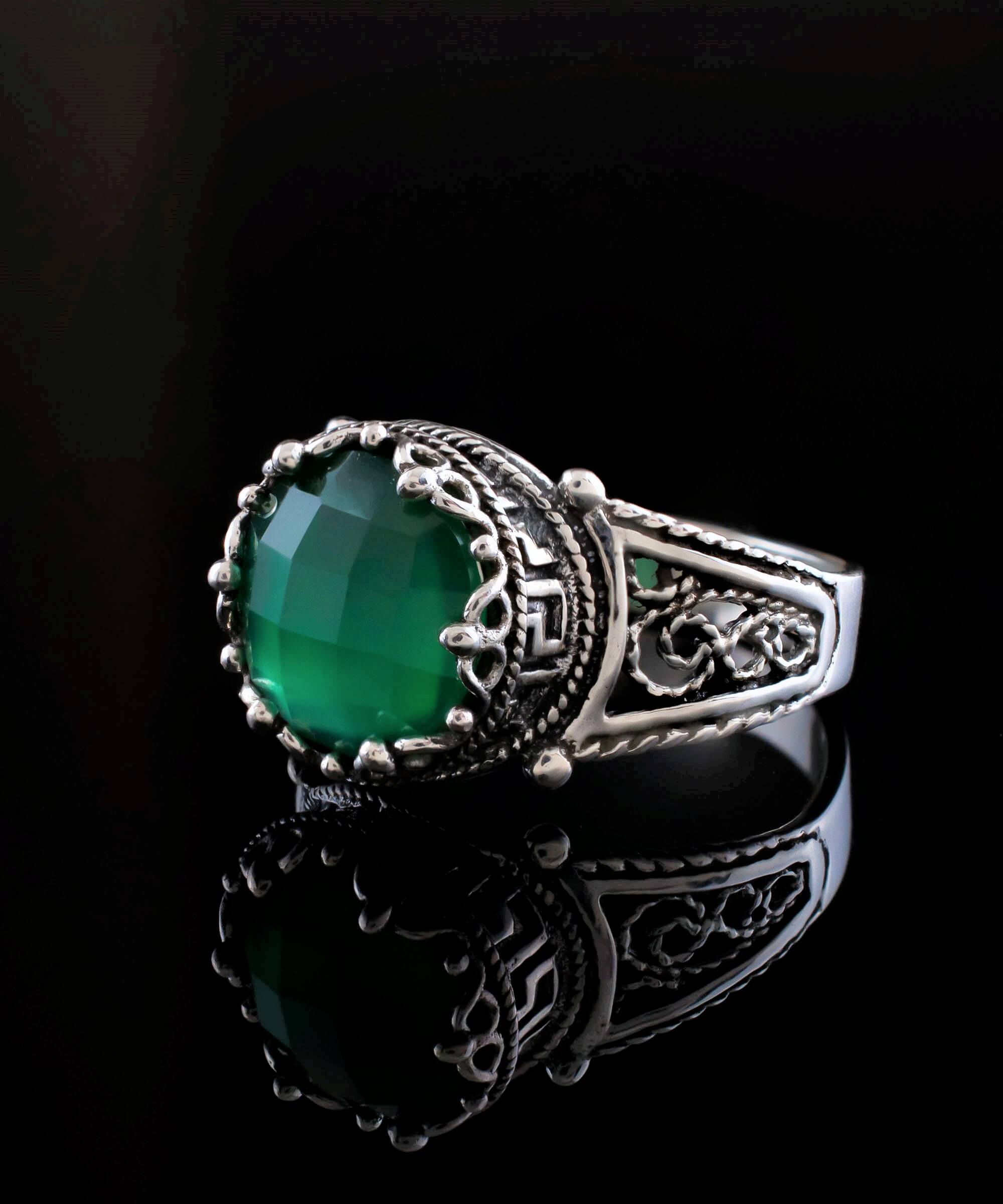 Elegant Greek Key Pattern Filigree Art Ring featuring a natural green agate gemstone set in 925 sterling silver.