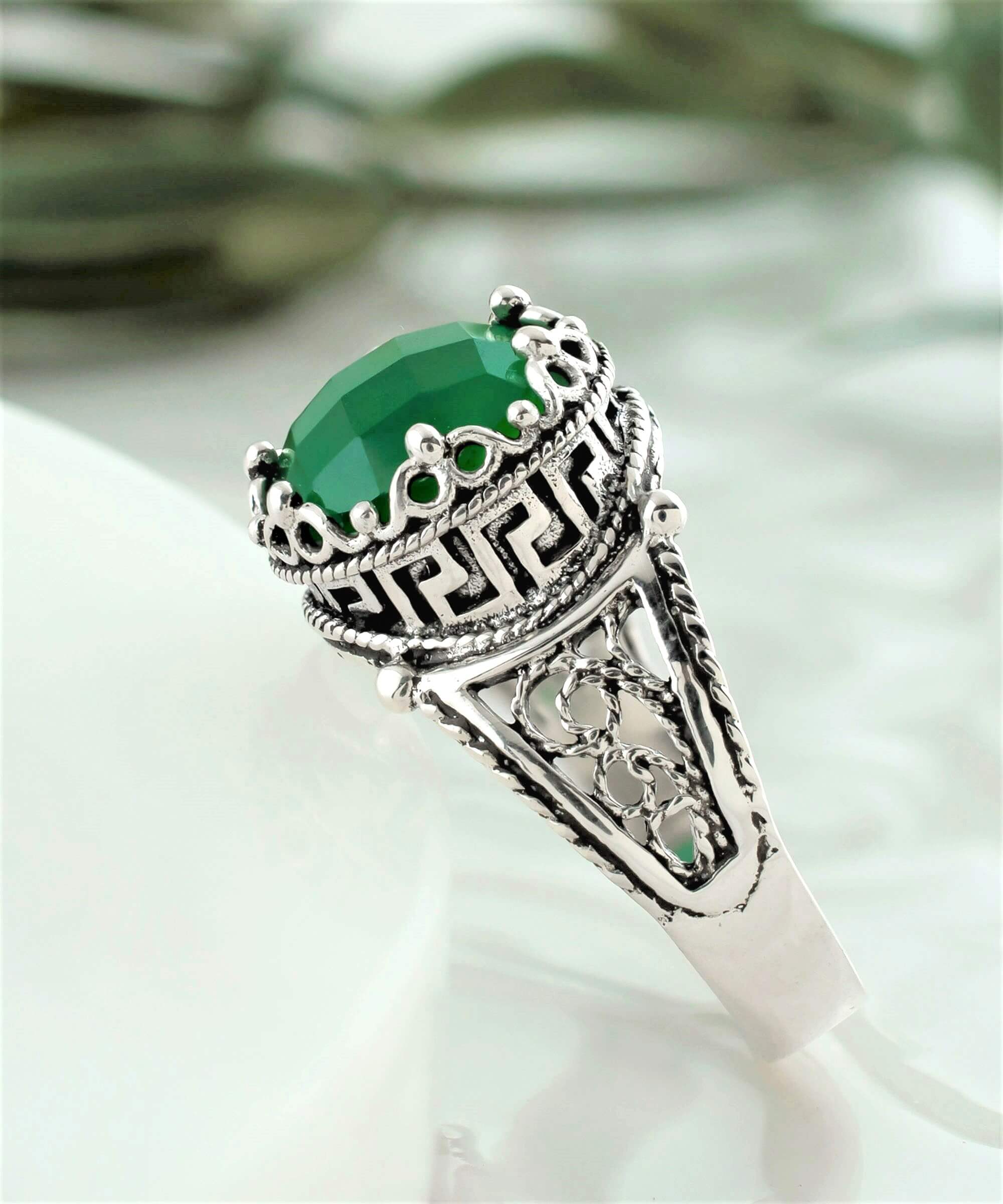 Elegant Greek Key Pattern Filigree Art Ring featuring a natural green agate gemstone set in 925 sterling silver.