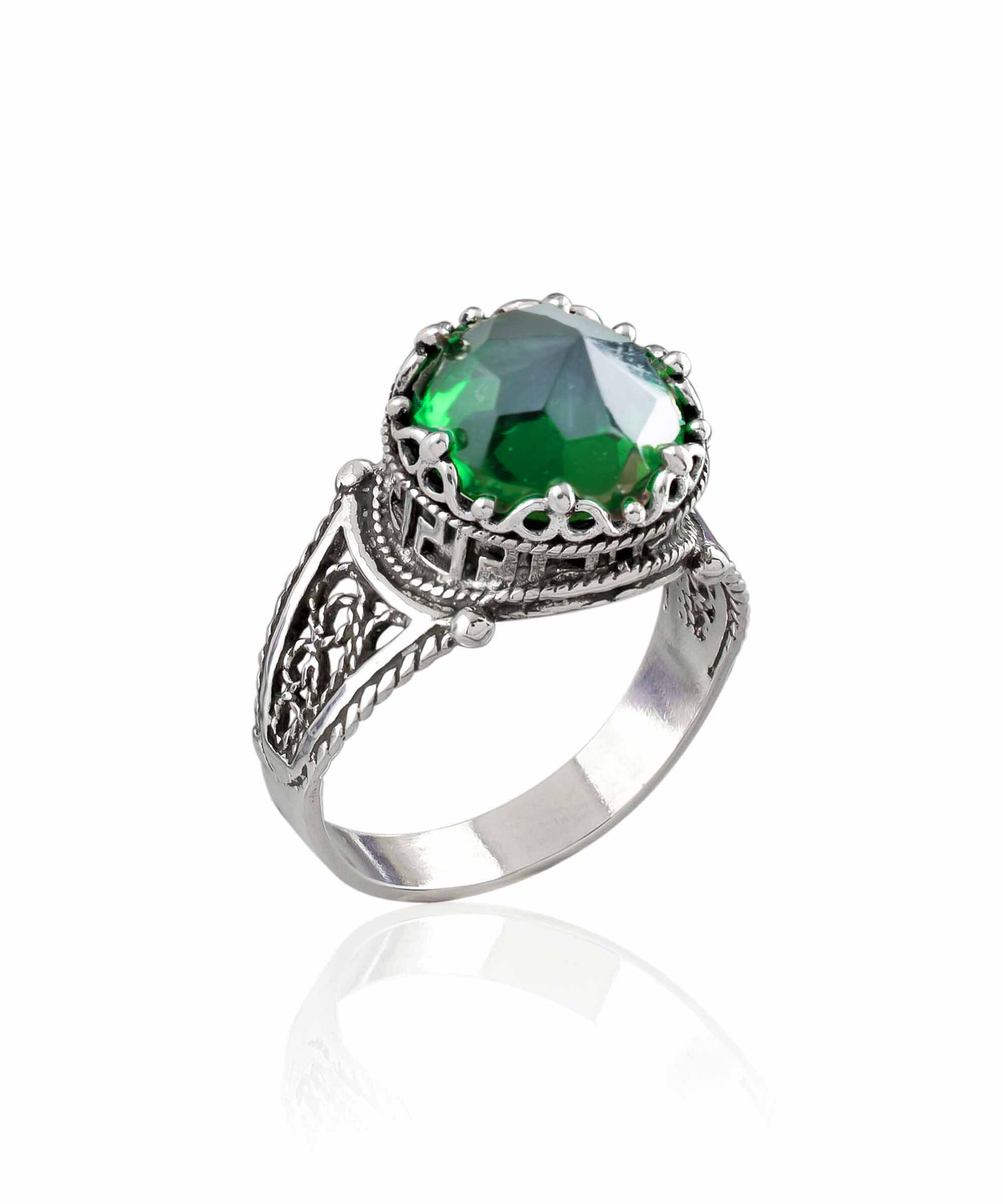 Elegant Greek Key Pattern Filigree Art Silver Cocktail Ring featuring a vibrant peridot gemstone, beautifully crafted in 925 sterling silver.