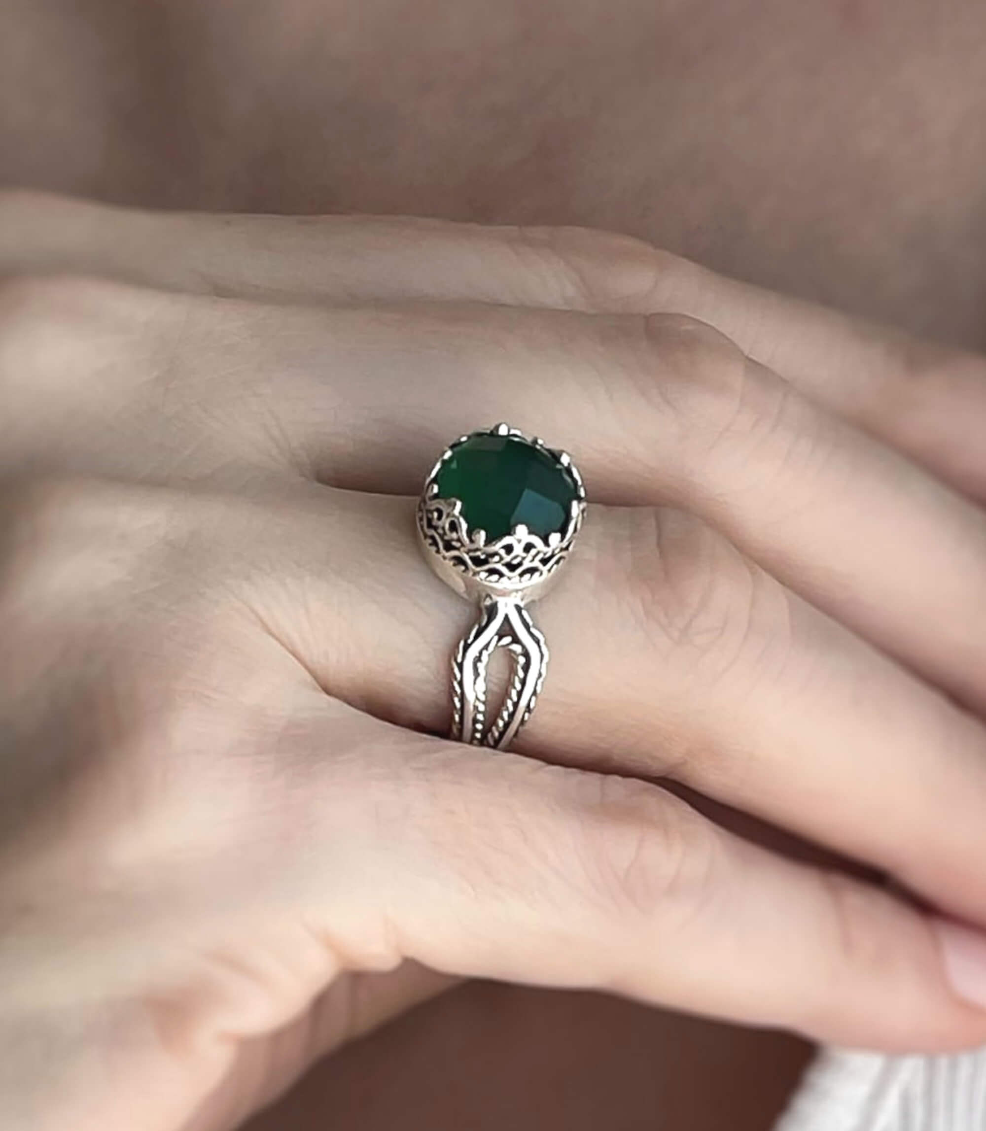 Elegant Green Agate Gemstone Filigree Art Women Sterling Silver Cocktail Ring with intricate design and checkerboard cut gemstone.