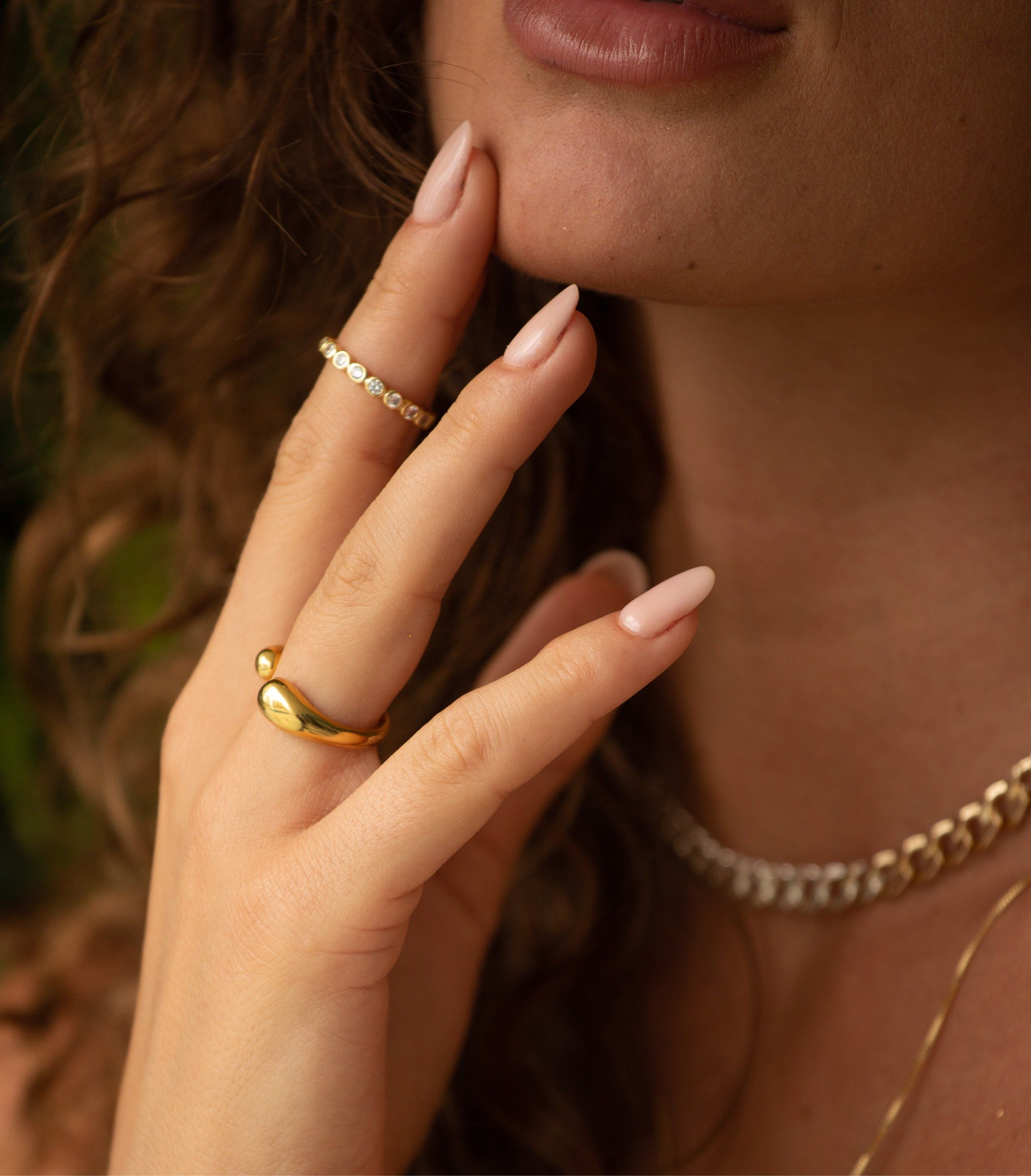 Elegant Havana Ring featuring 18k gold plating over stainless steel, designed for durability and style.