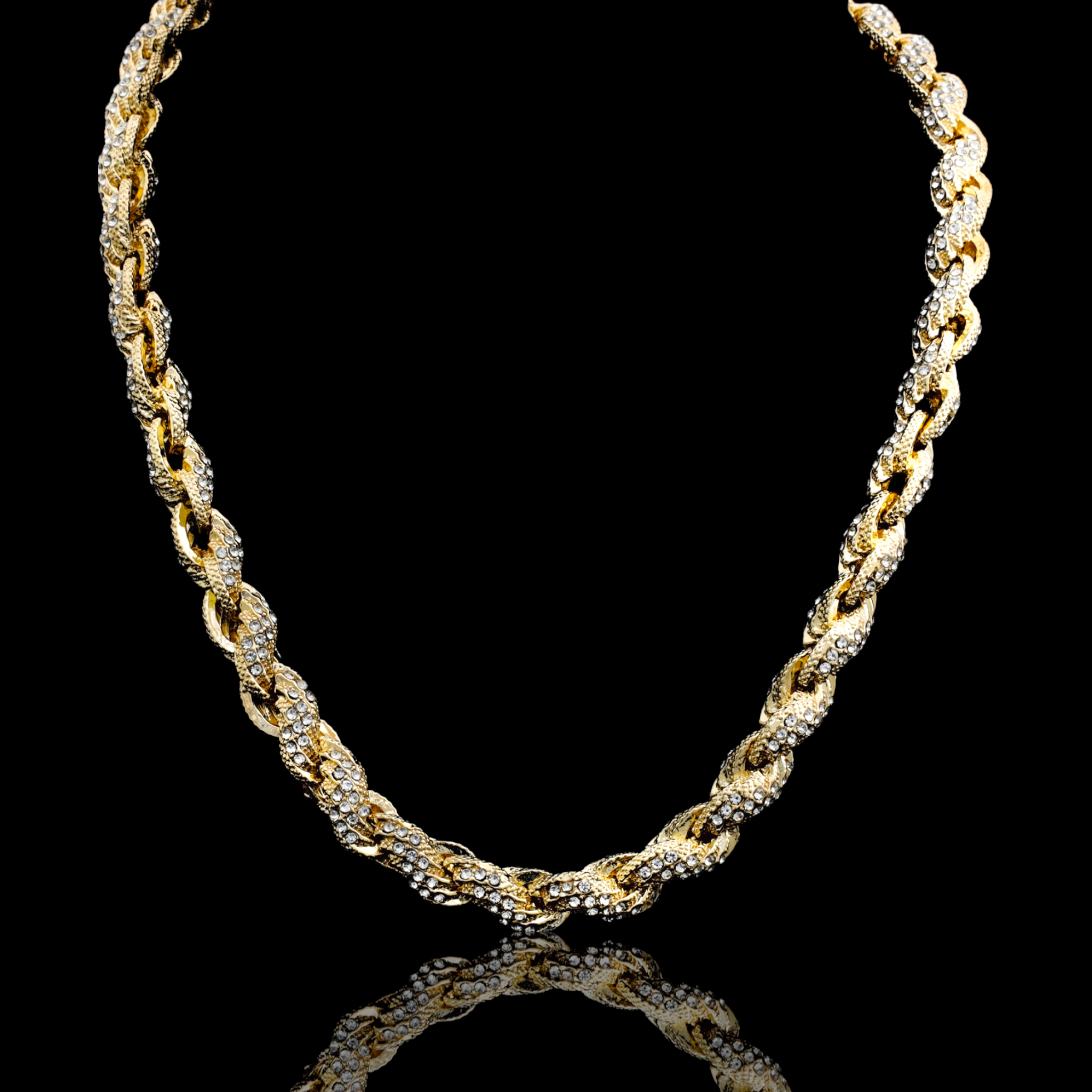 HAWSER 10 MM Rope Chain featuring rhinestone crystals, showcasing its thick design and elegant sparkle.