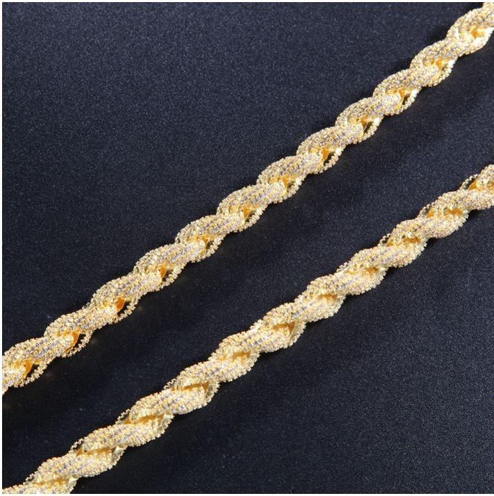 HAWSER 10 MM Rope Chain featuring rhinestone crystals, showcasing its thick design and elegant sparkle.