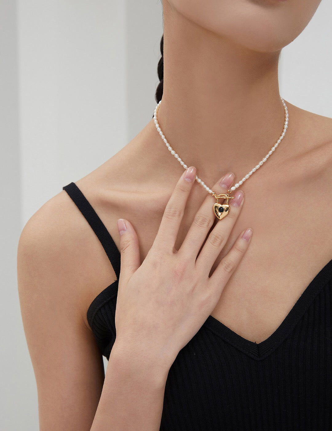 Heart Padlock Pendant Pearl Necklace featuring natural pearls and gold vermeil, elegantly designed for a sophisticated look.