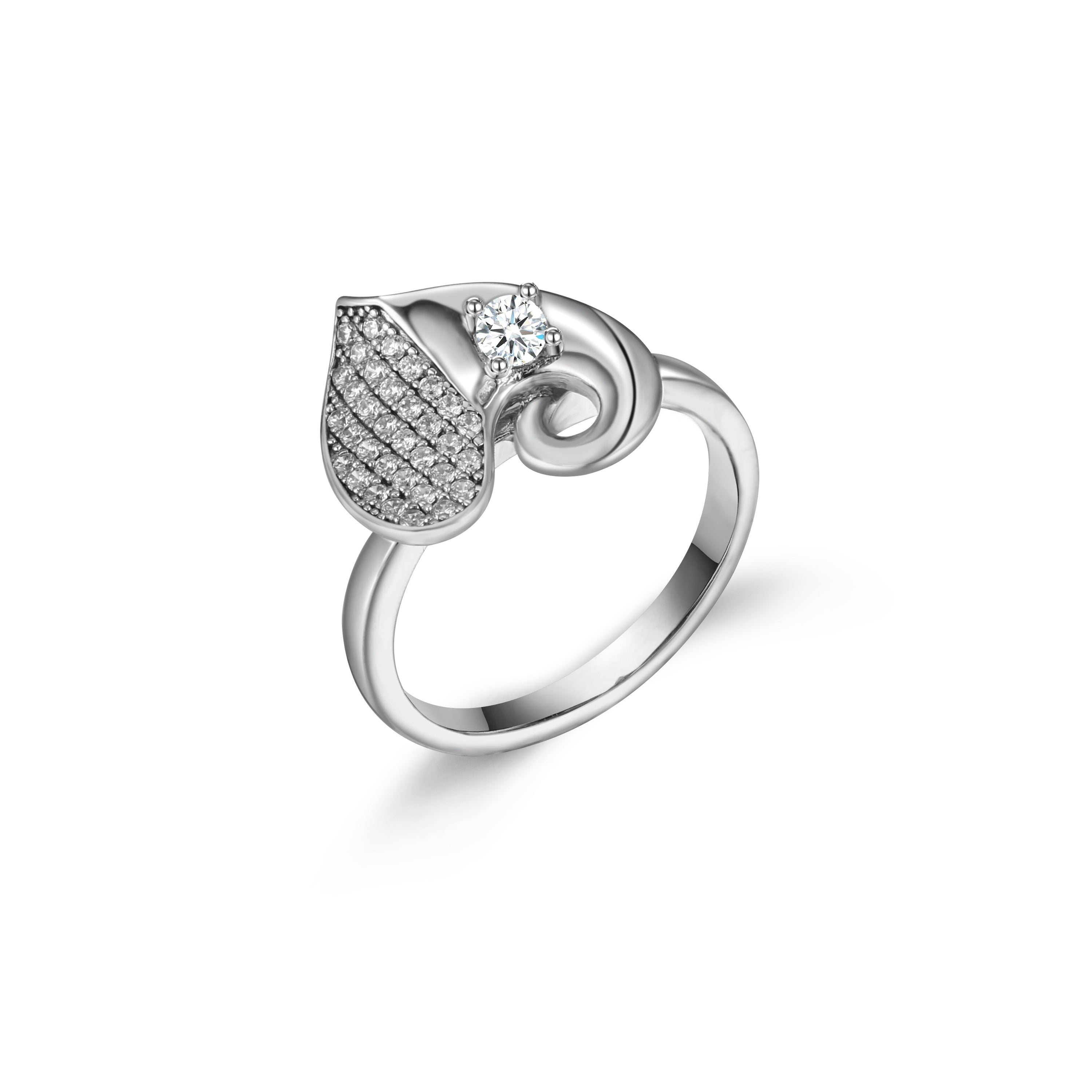 A stunning heart-shaped ring light made of 925 sterling silver with a white sapphire stone, showcasing elegance and quality.